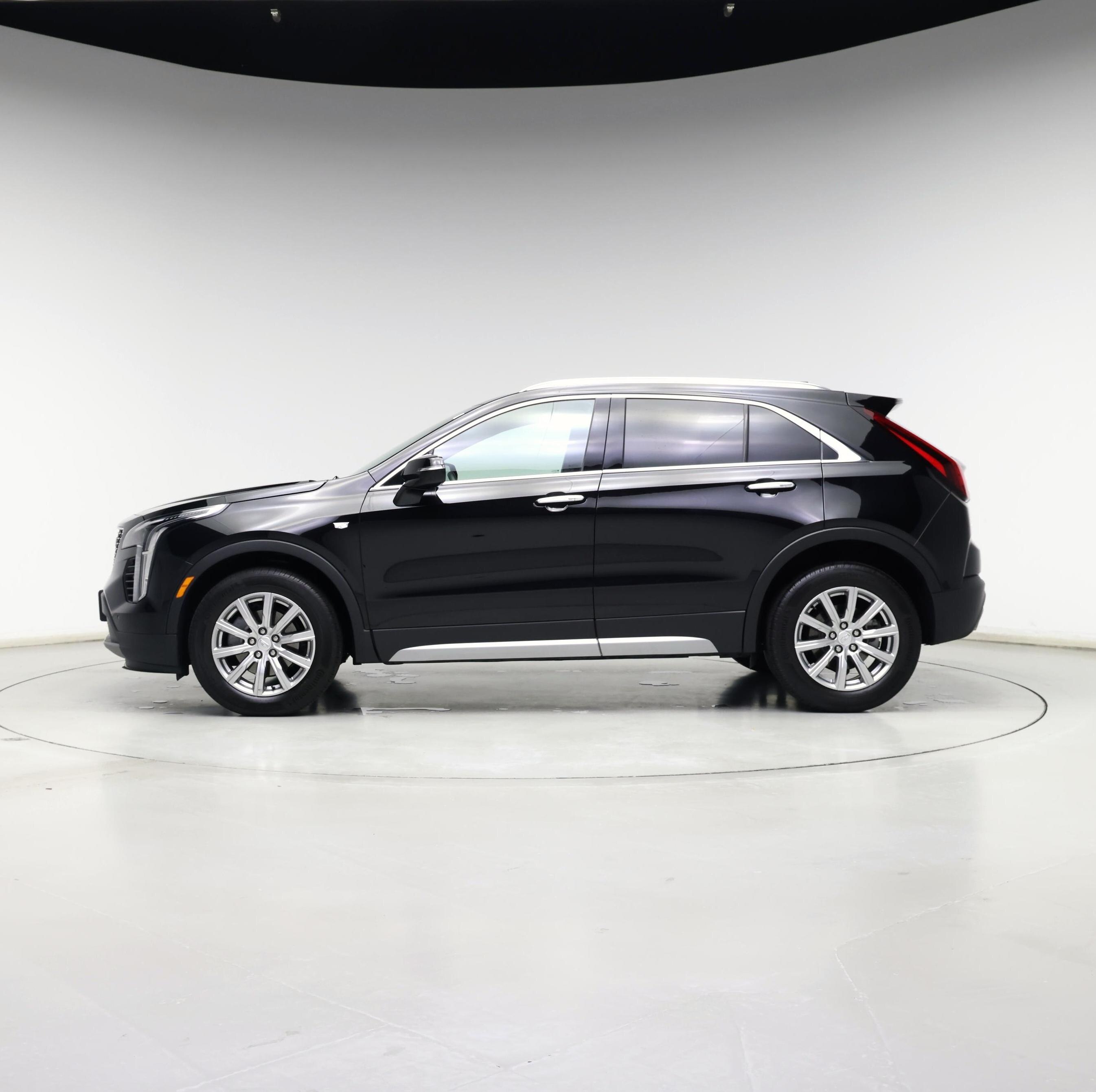 Thumbnail: 2023 Cadillac XT4 - 3
