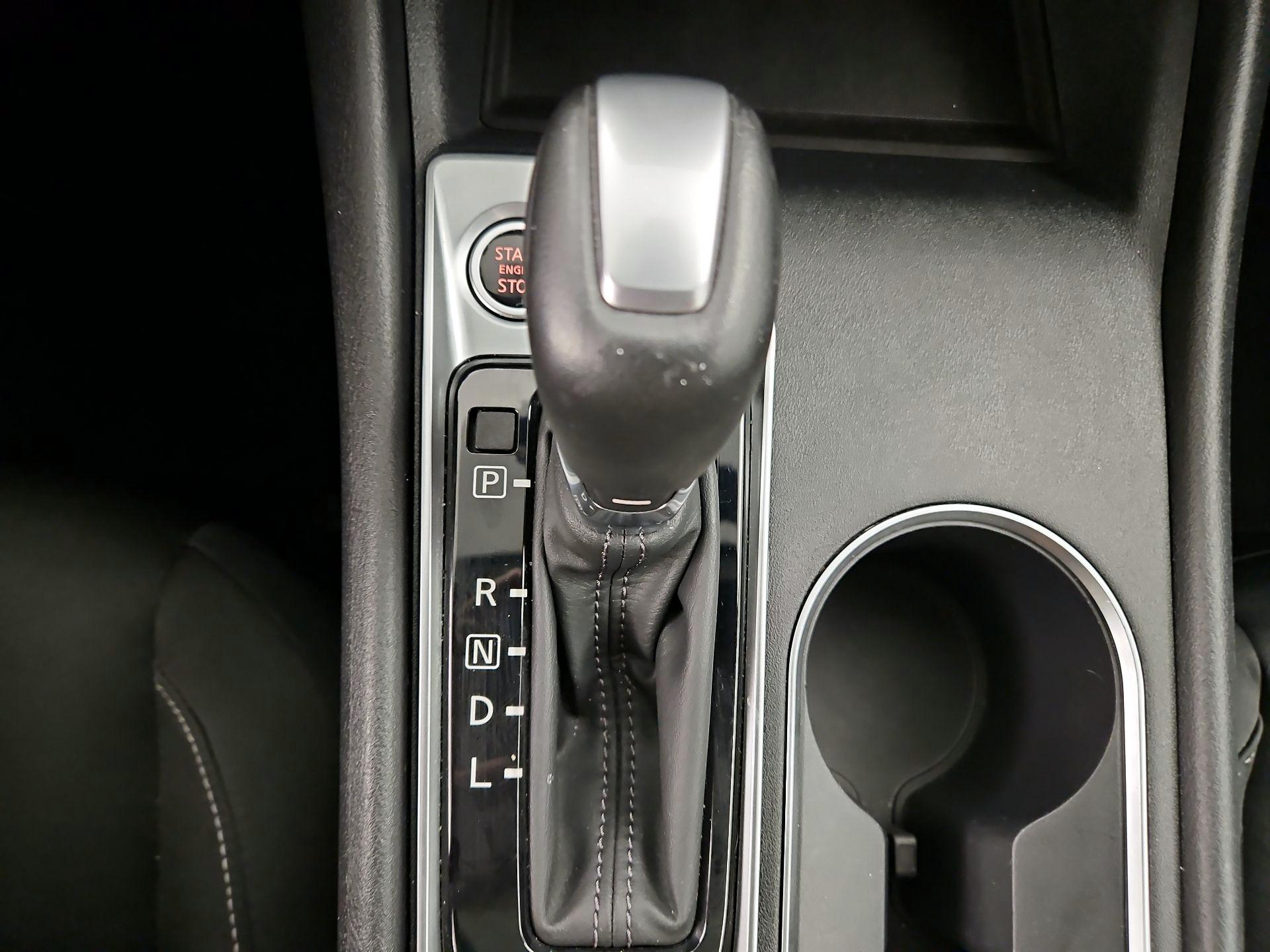 Thumbnail: 2019 Nissan Altima - 17