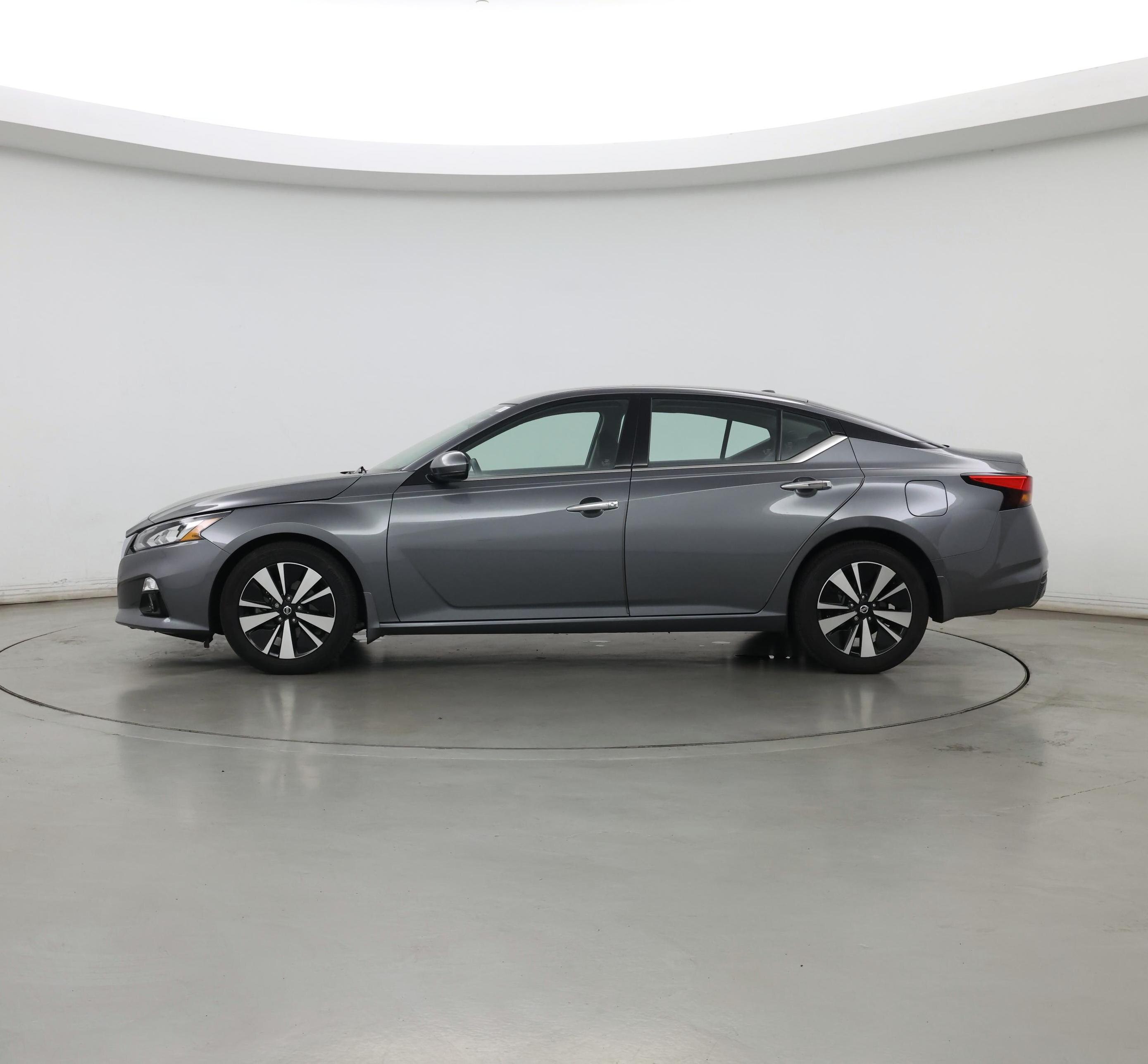 Thumbnail: 2019 Nissan Altima - 3
