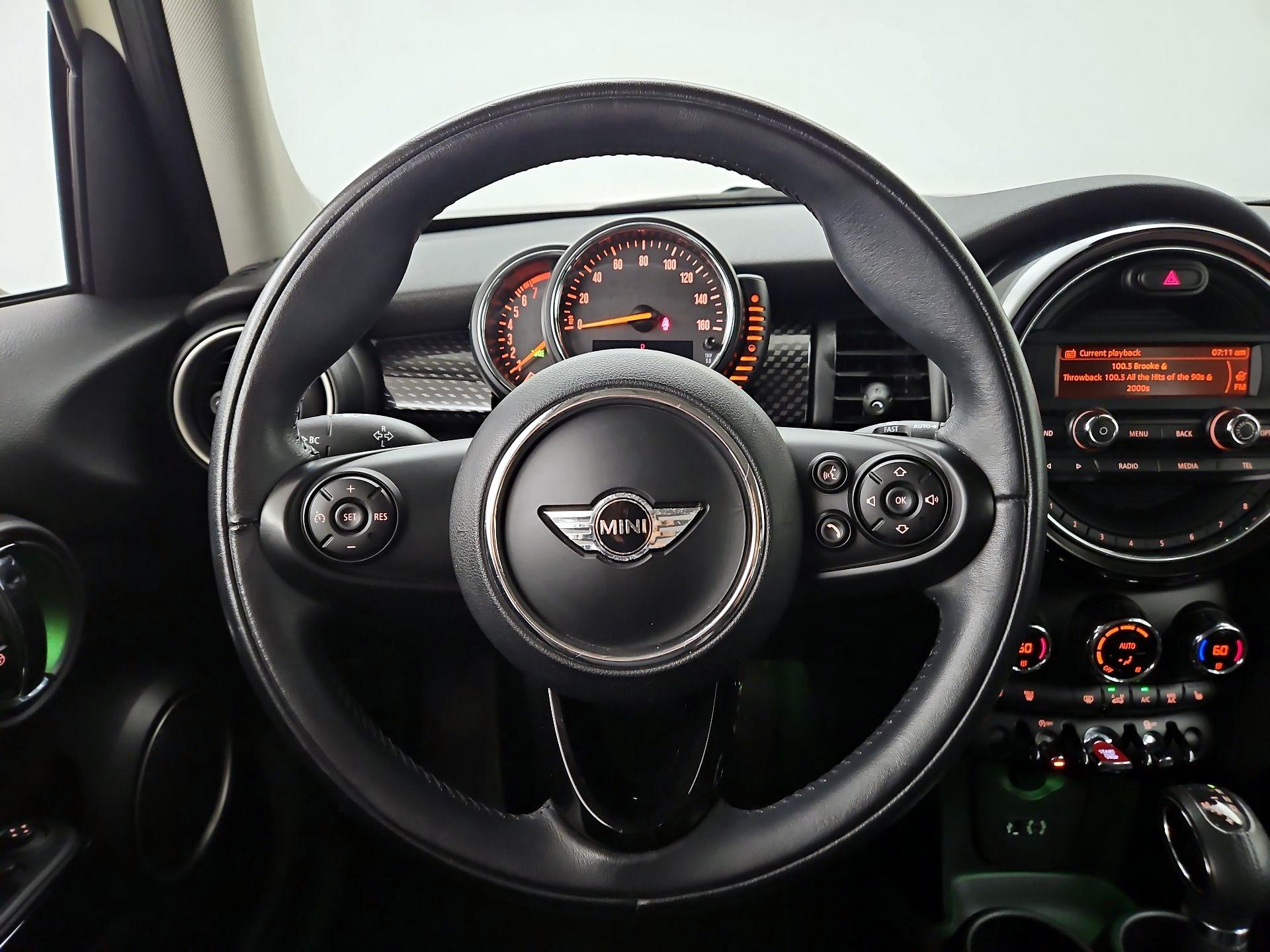 Thumbnail: 2015 MINI Cooper Hardtop - 10