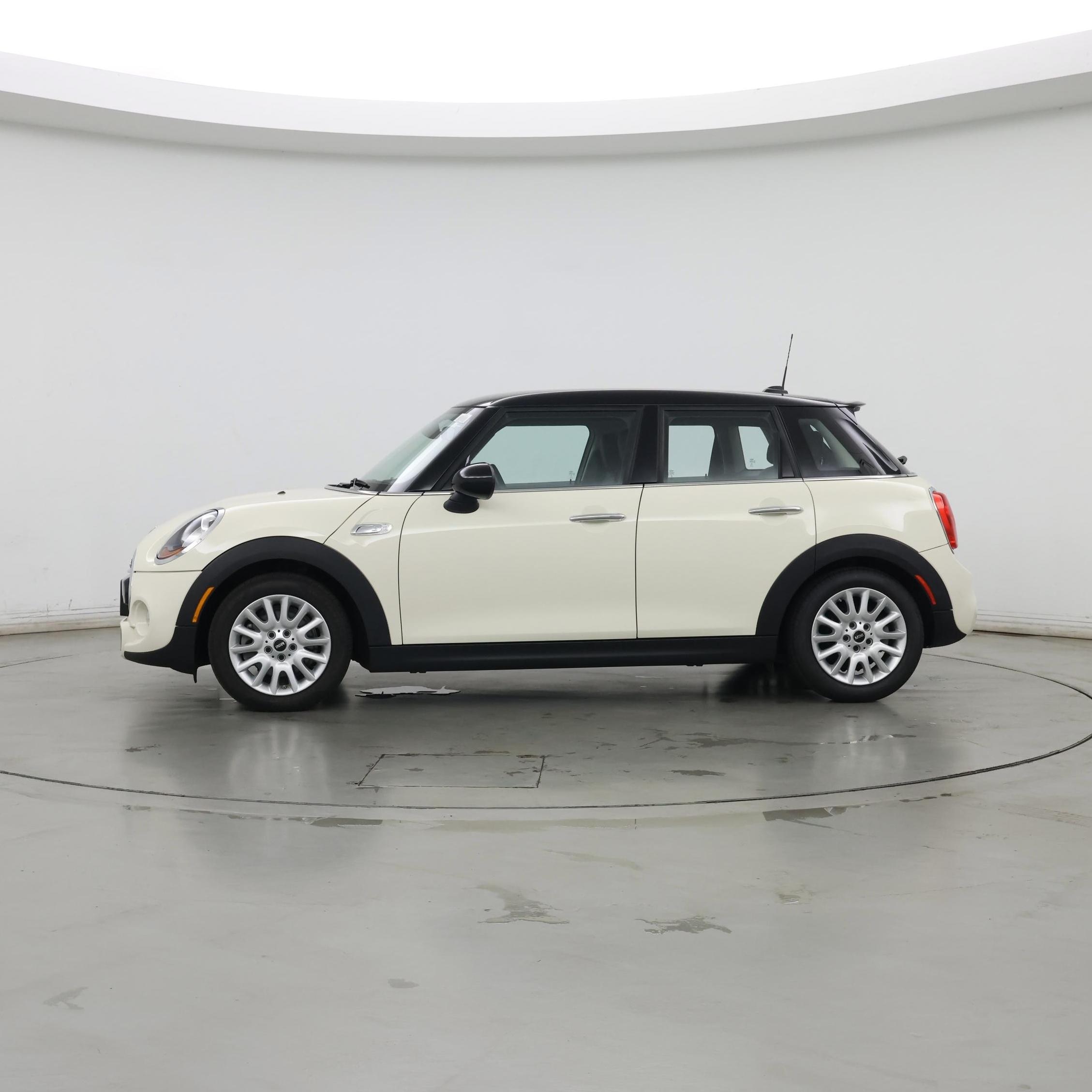 Thumbnail: 2015 MINI Cooper Hardtop - 3