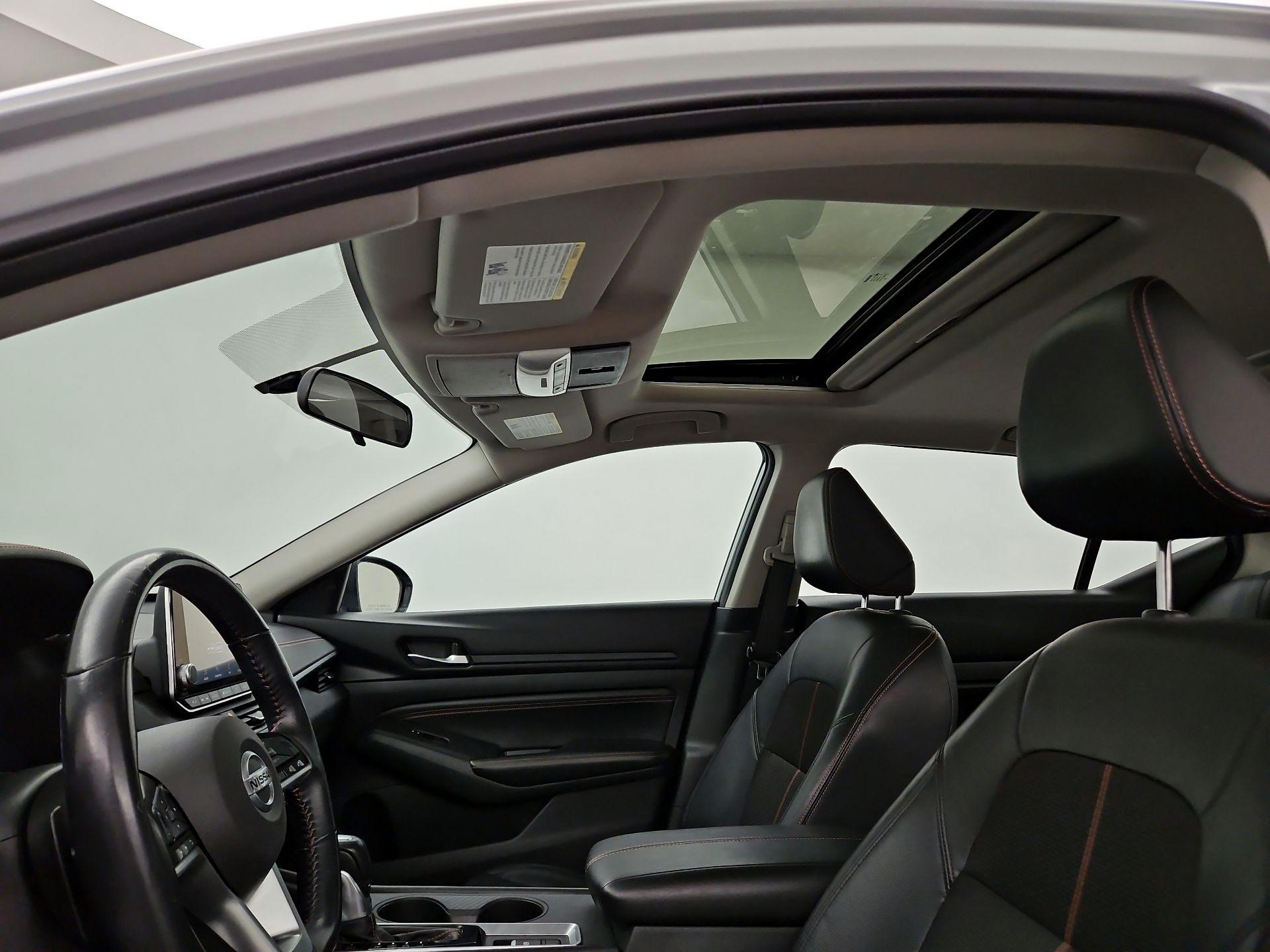 Thumbnail: 2019 Nissan Altima - 19