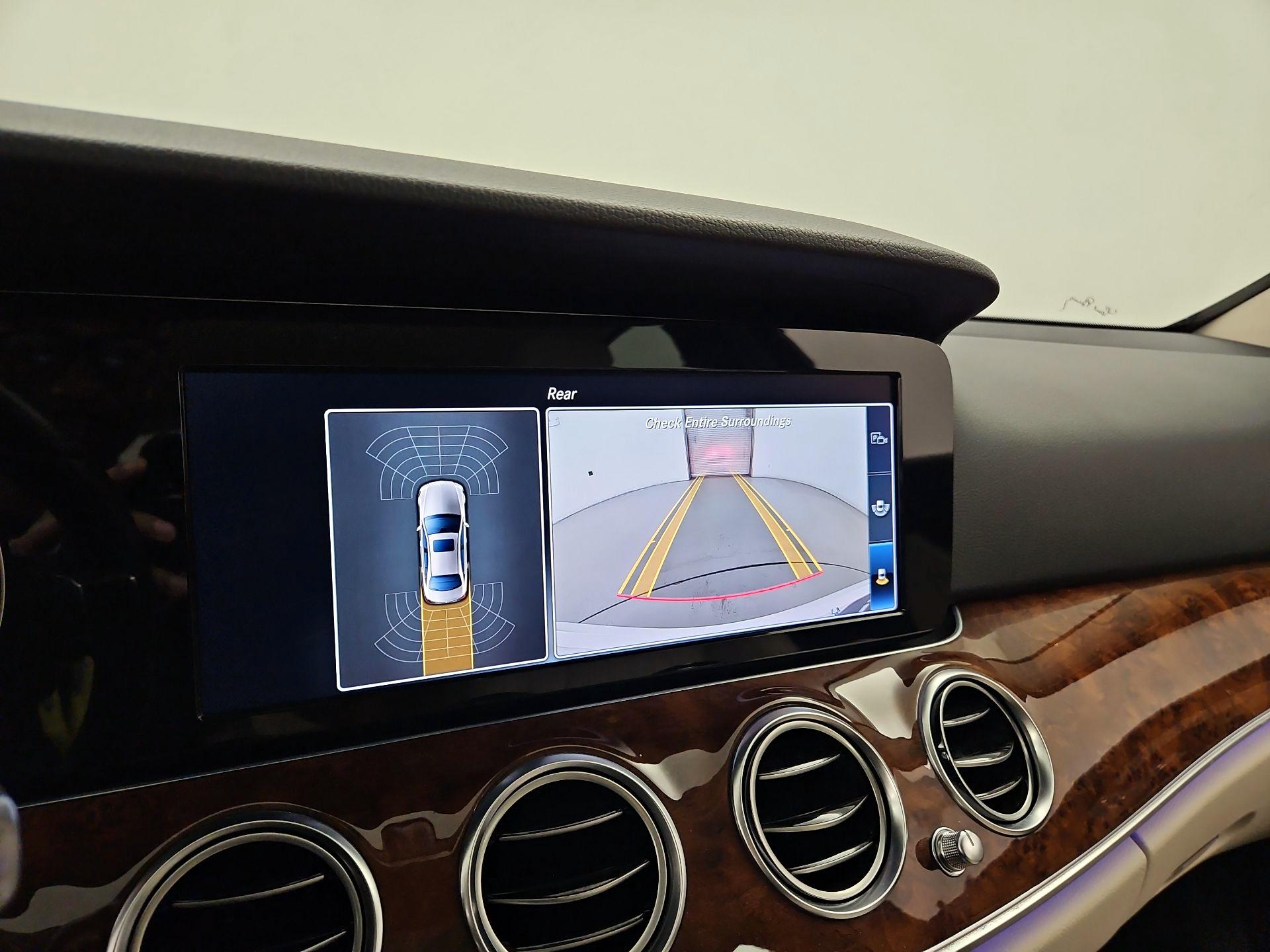 Thumbnail: 2018 Mercedes-Benz E-Class - 15