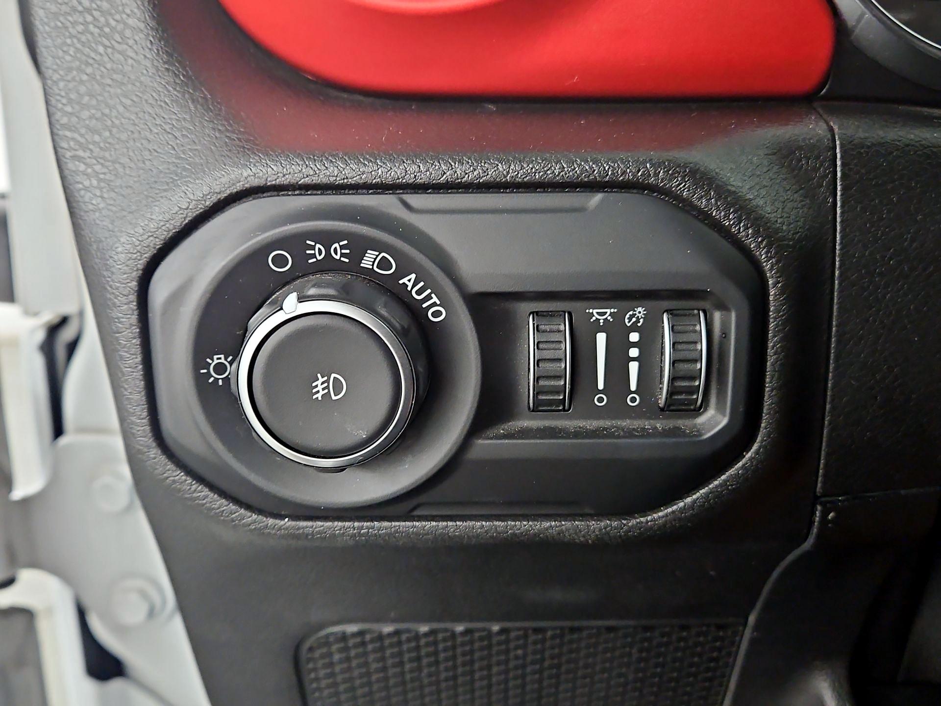 Thumbnail: 2019 Jeep Wrangler - 13