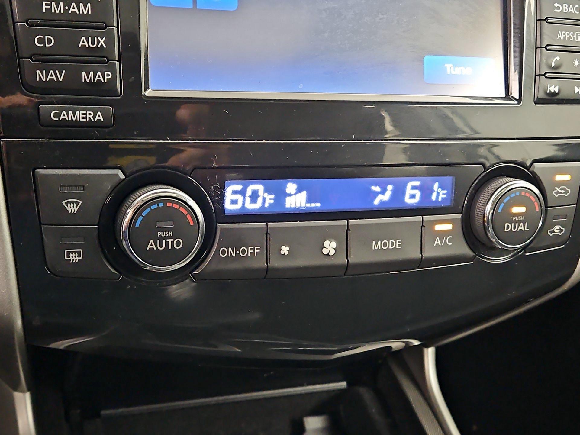 Thumbnail: 2014 Nissan Altima - 17