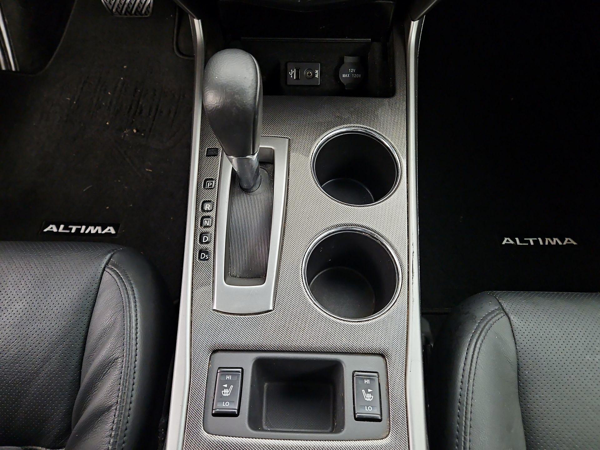 Thumbnail: 2014 Nissan Altima - 18