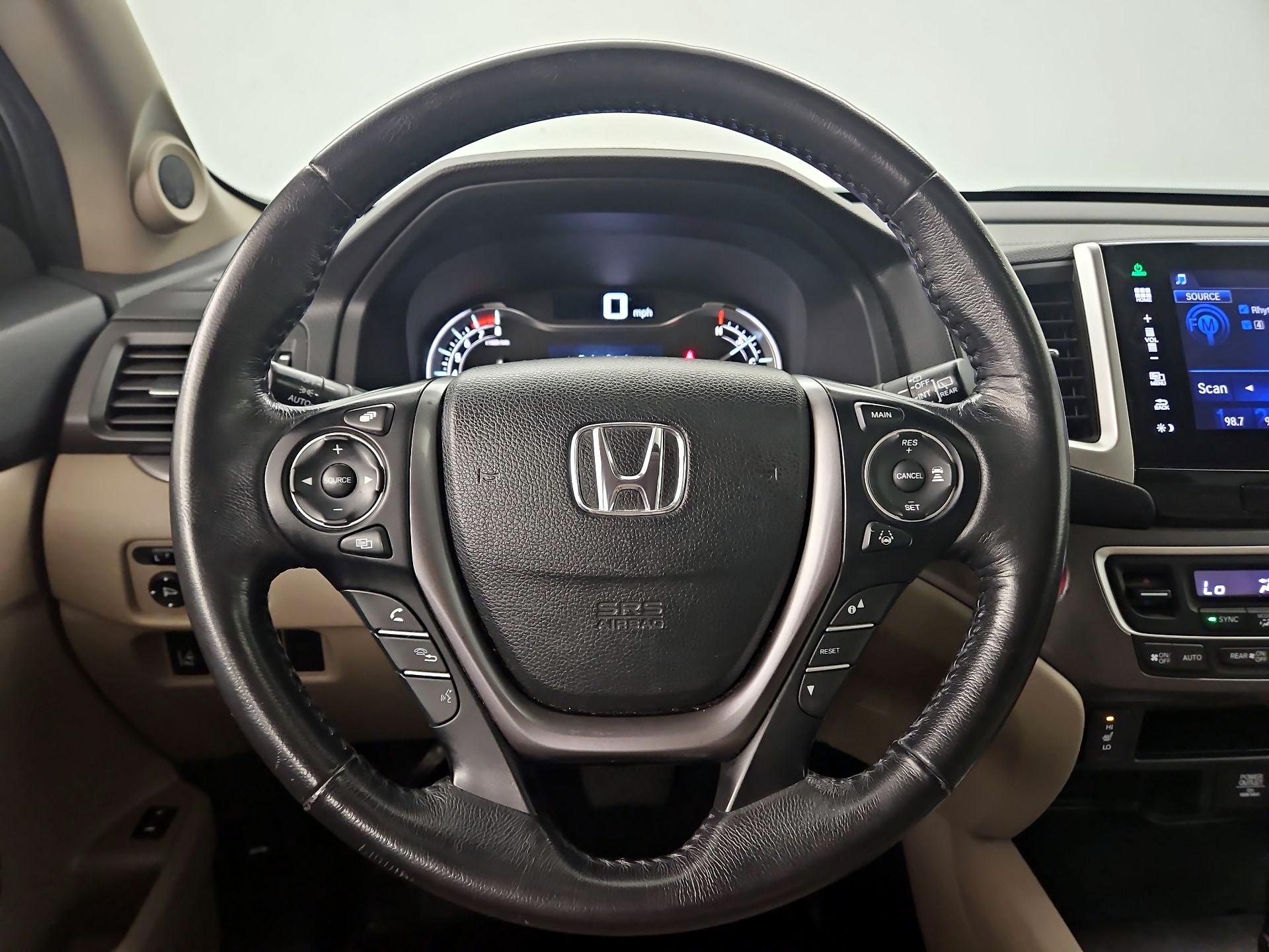 Thumbnail: 2016 Honda Pilot - 10