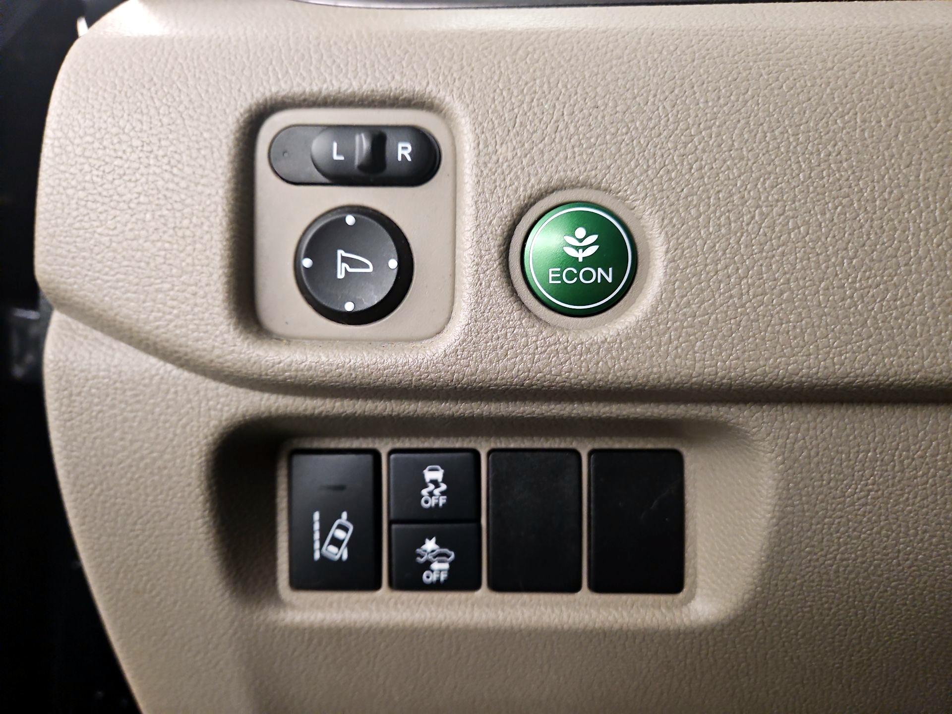 Thumbnail: 2016 Honda Pilot - 13