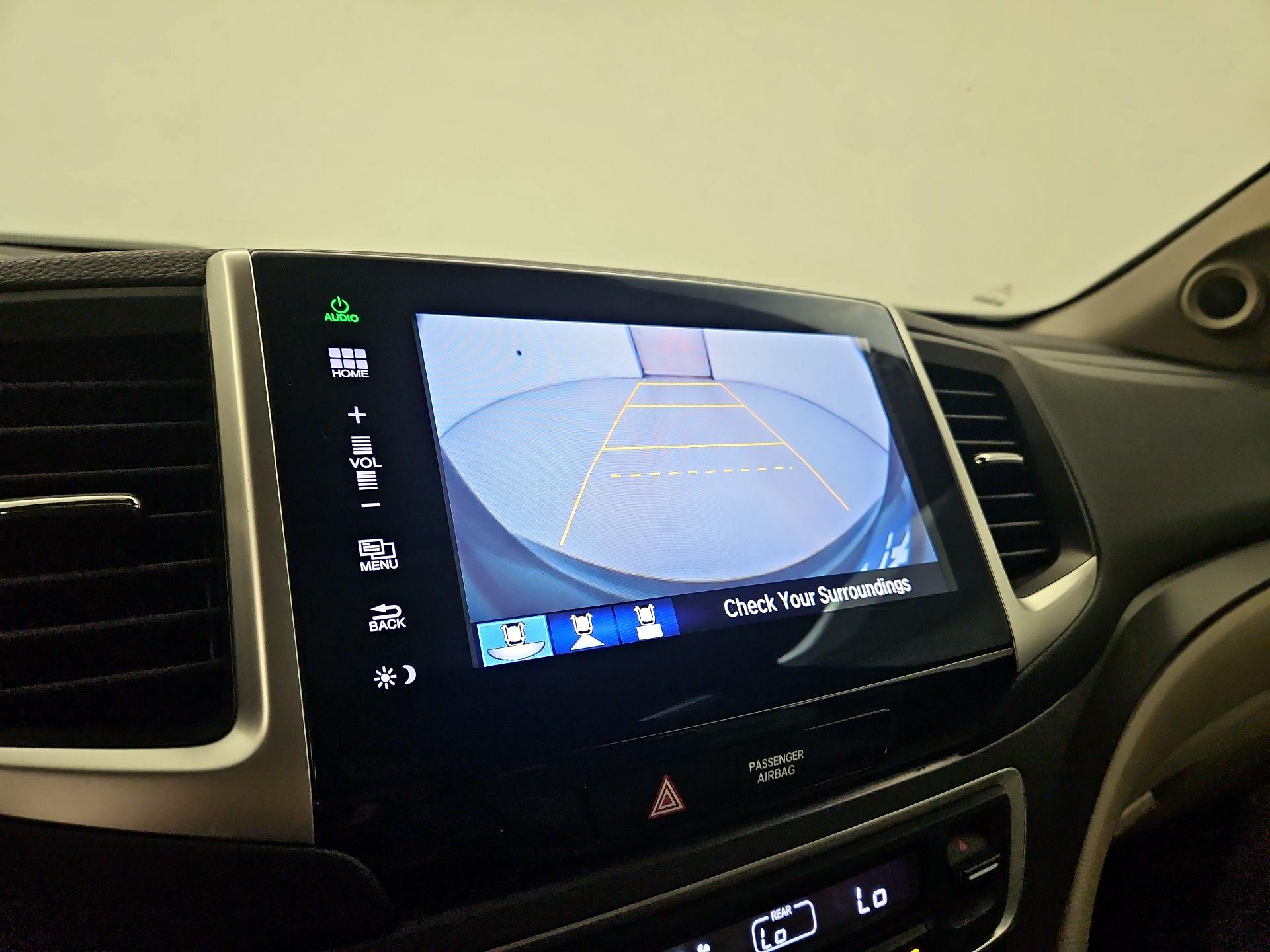 Thumbnail: 2016 Honda Pilot - 14