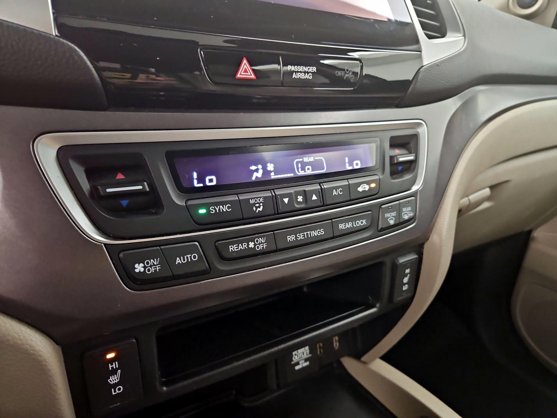 Thumbnail: 2016 Honda Pilot - 16