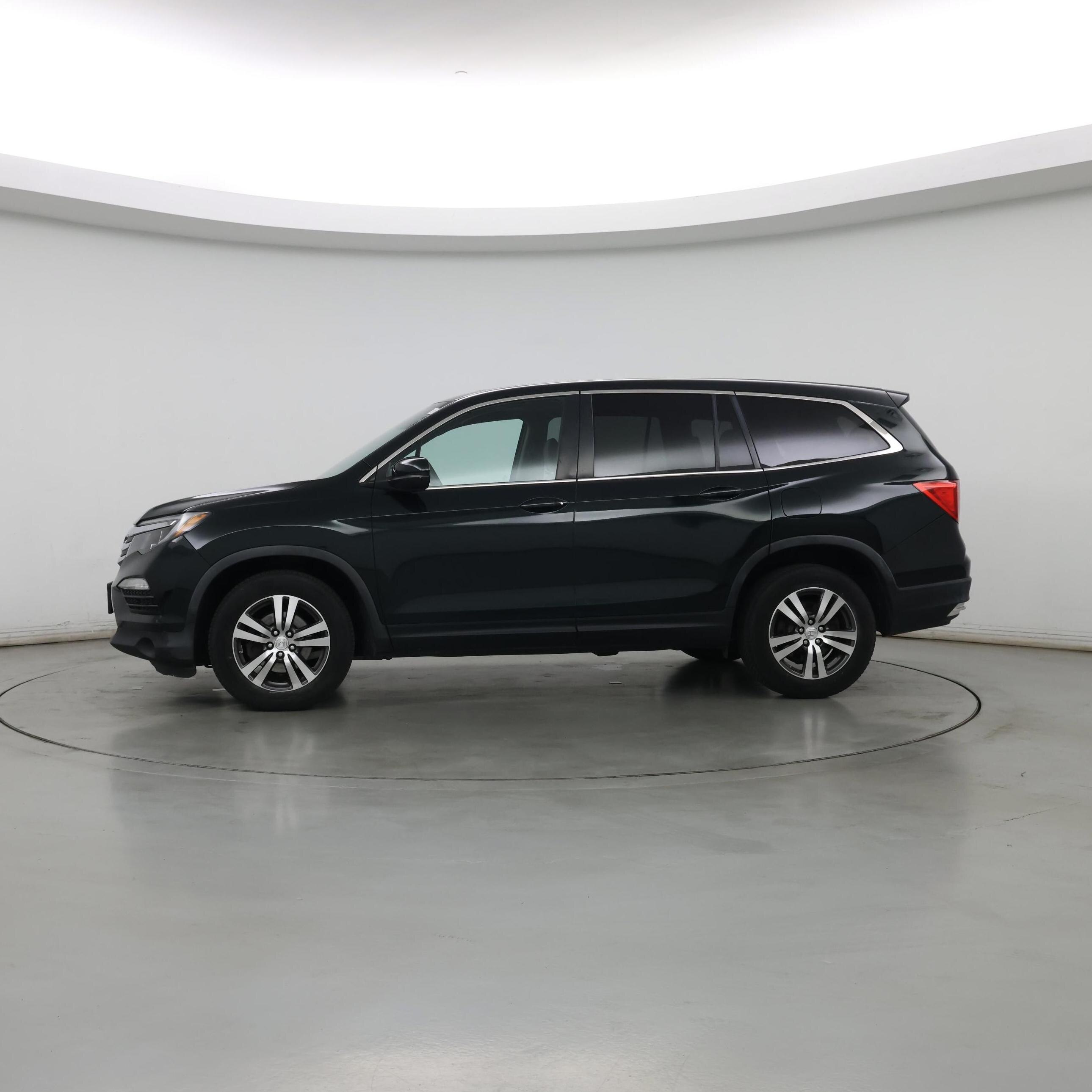 Thumbnail: 2016 Honda Pilot - 3