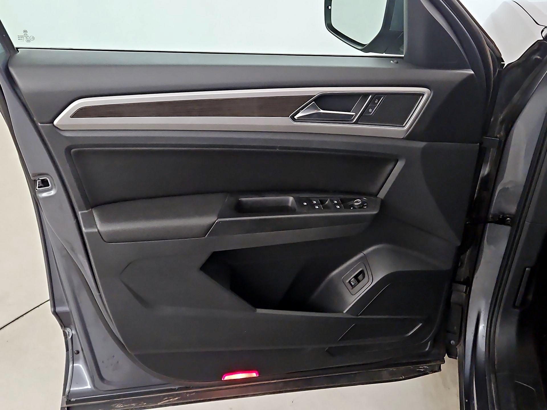 Thumbnail: 2018 Volkswagen Atlas - 12