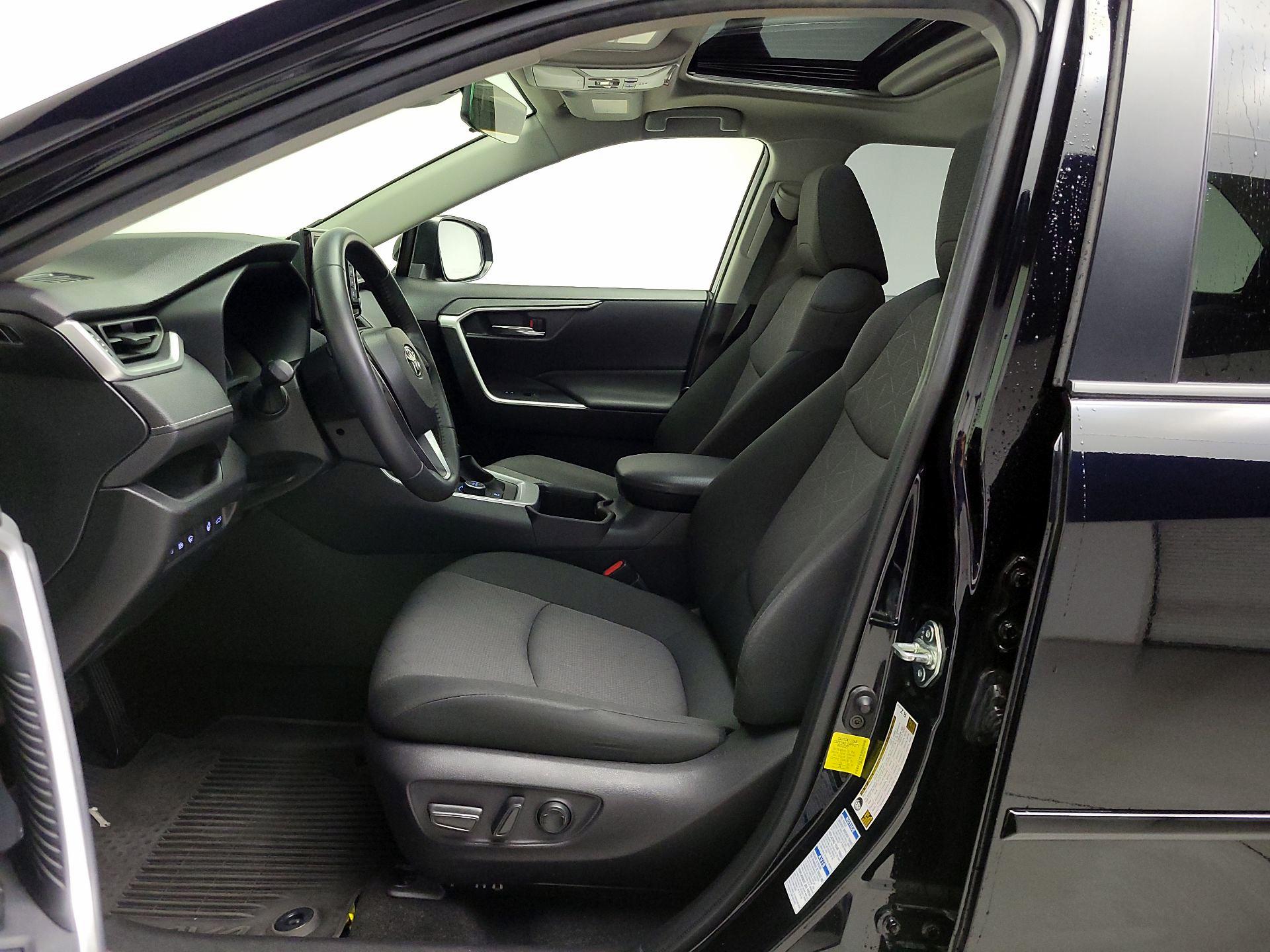 Thumbnail: 2022 Toyota RAV4 - 11