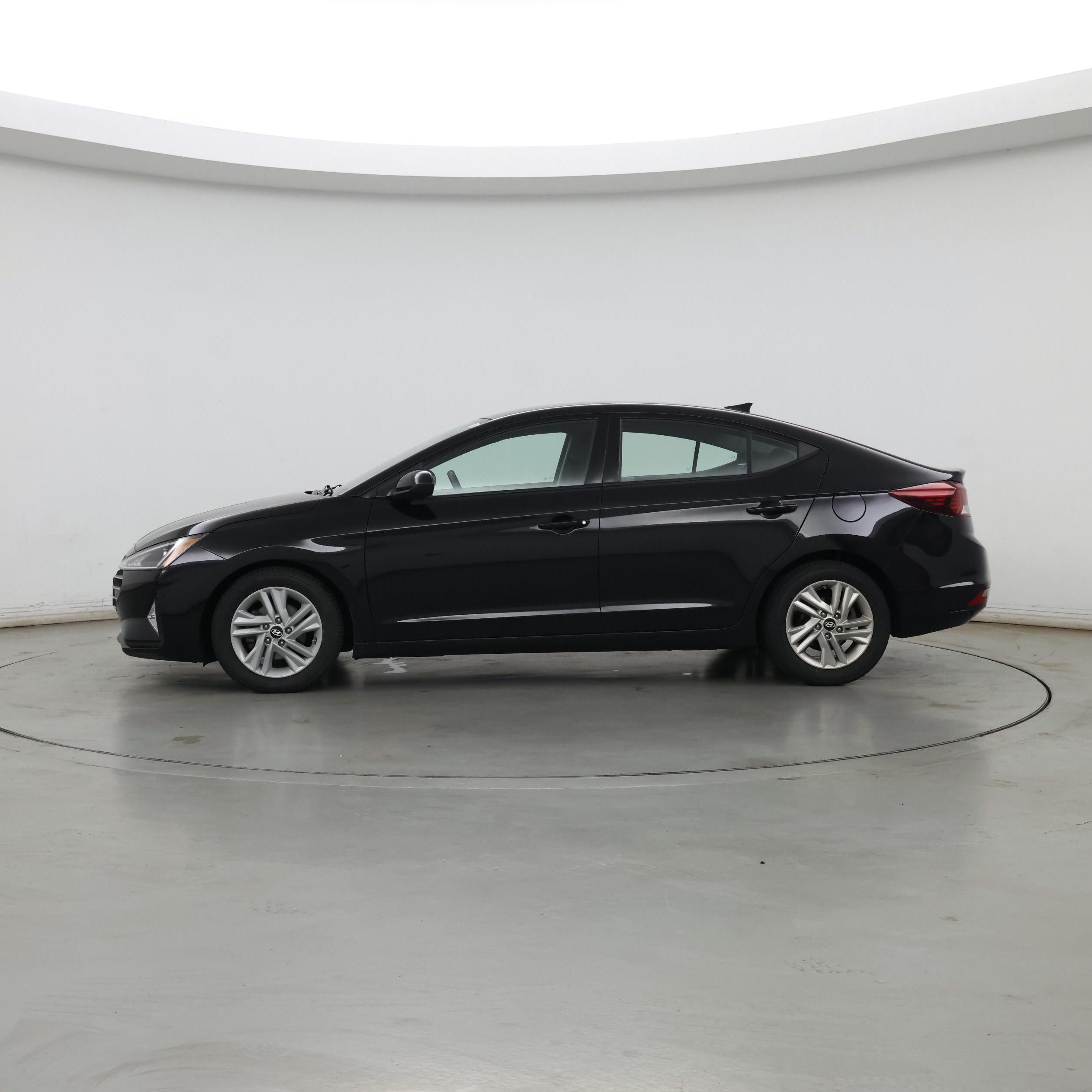 Thumbnail: 2019 Hyundai Elantra - 3