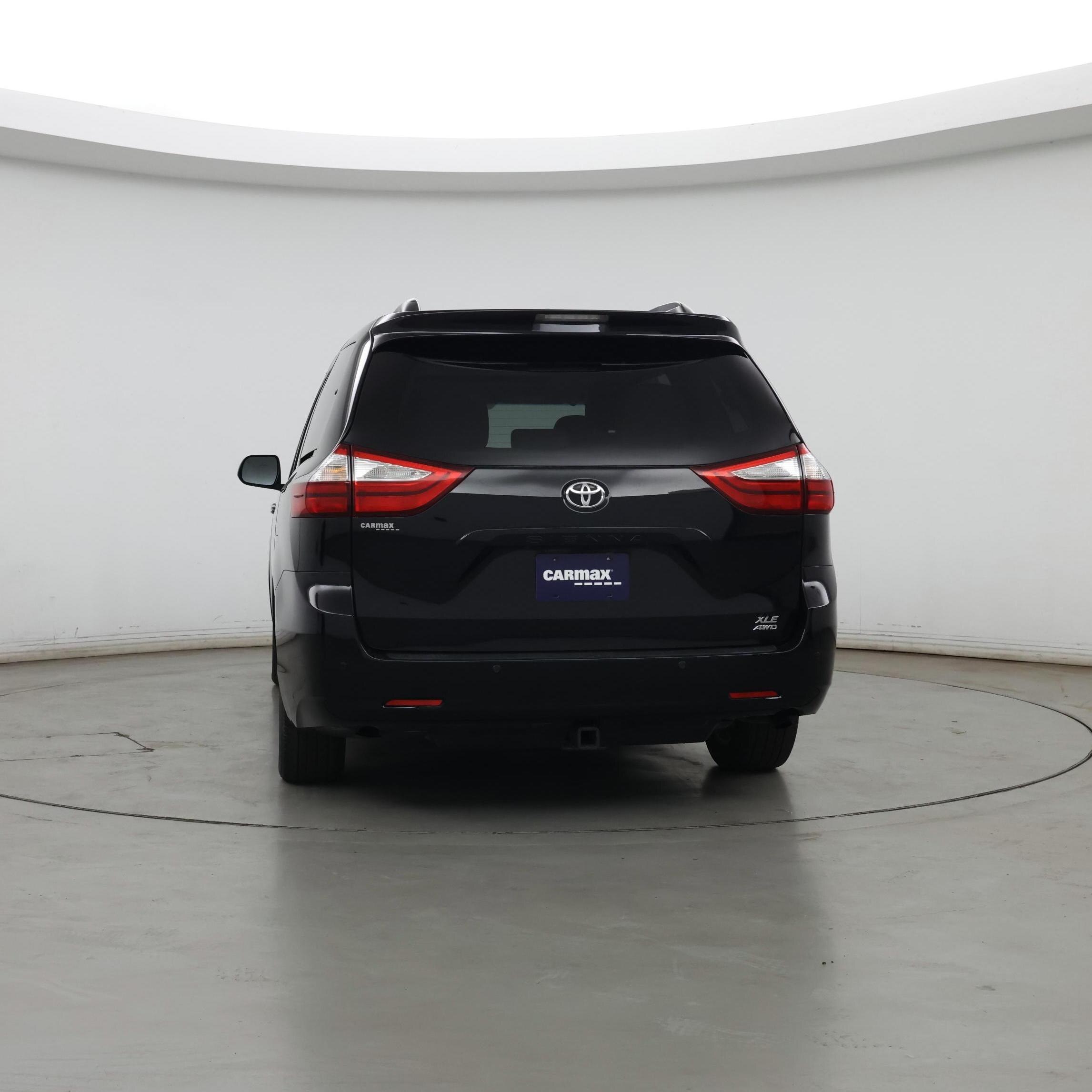 Thumbnail: 2017 Toyota Sienna - 6