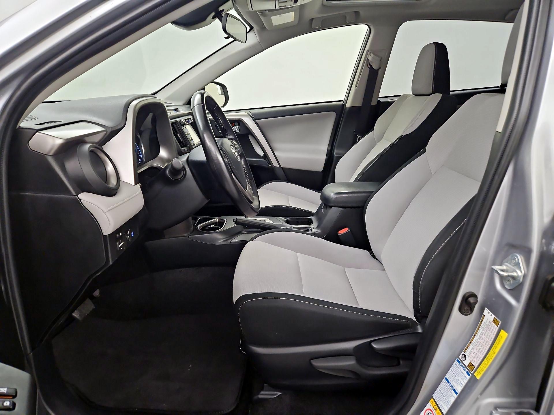 Thumbnail: 2017 Toyota RAV4 - 11