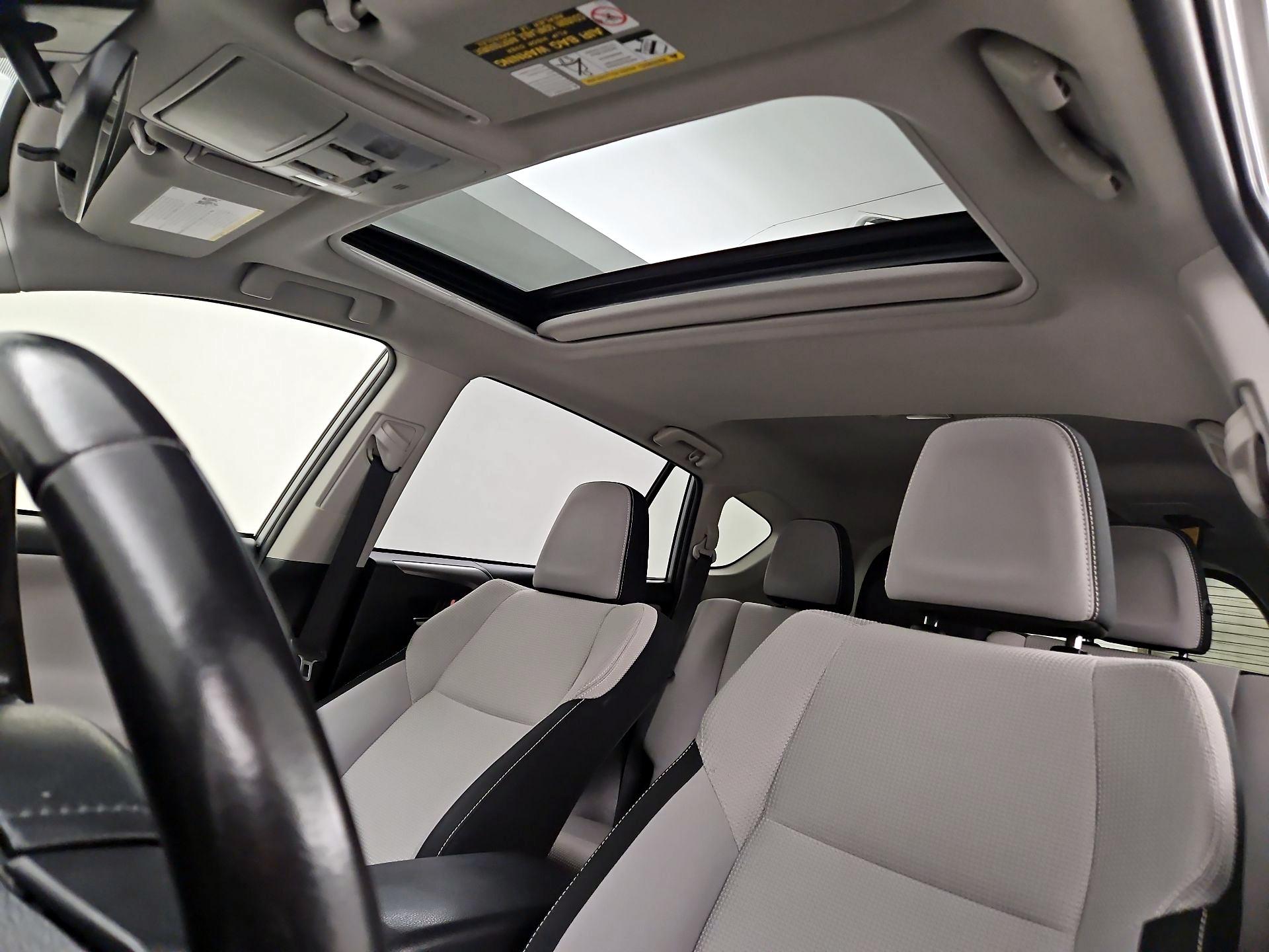 Thumbnail: 2017 Toyota RAV4 - 19