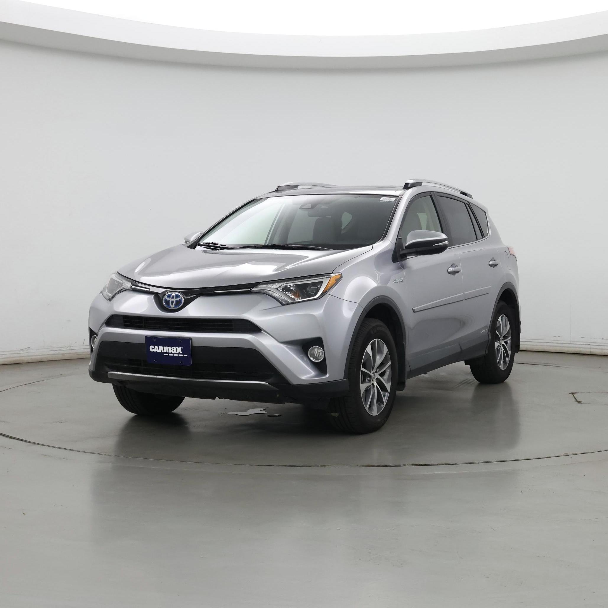 Thumbnail: 2017 Toyota RAV4 - 4