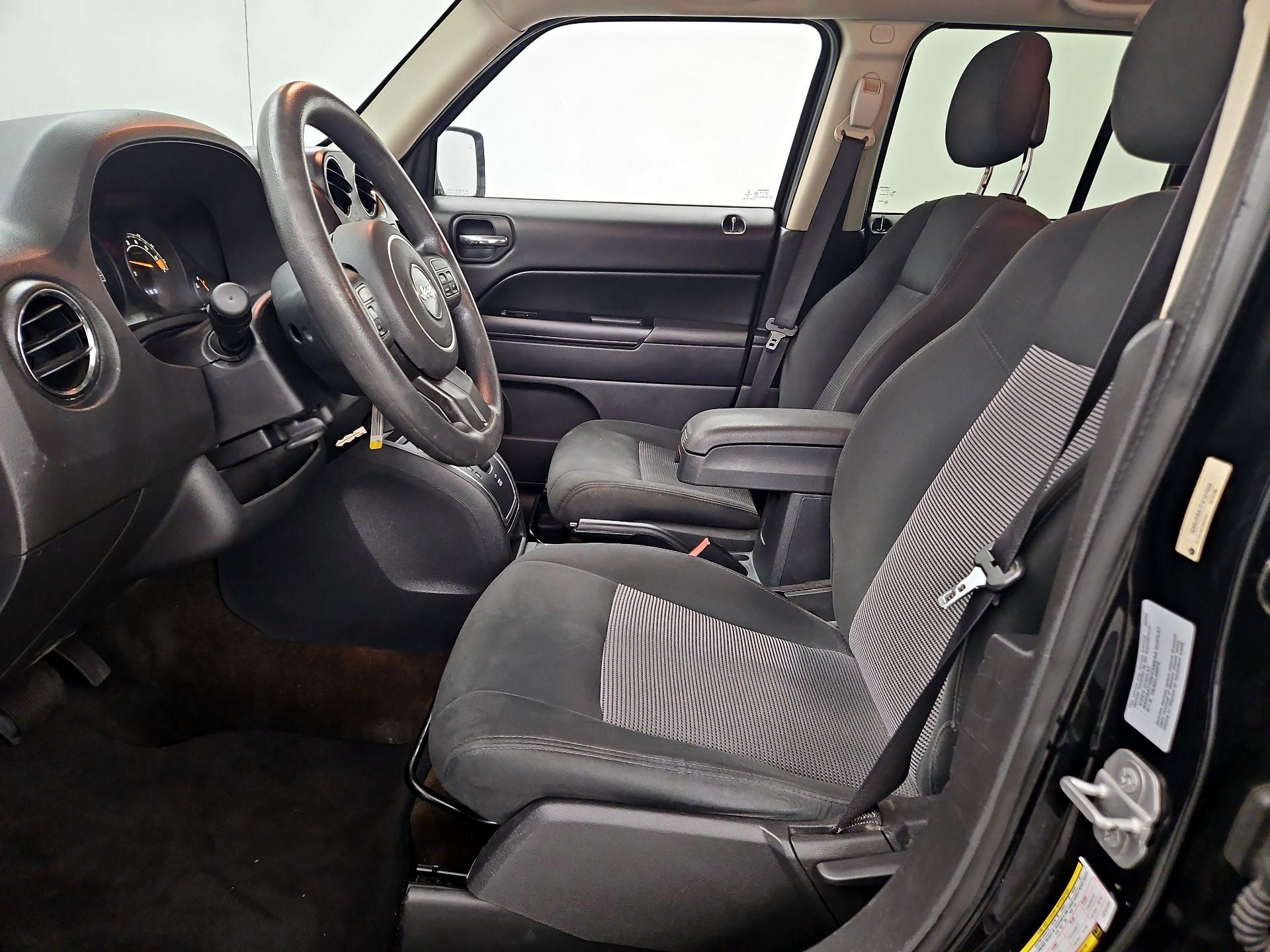 Thumbnail: 2015 Jeep Patriot - 11