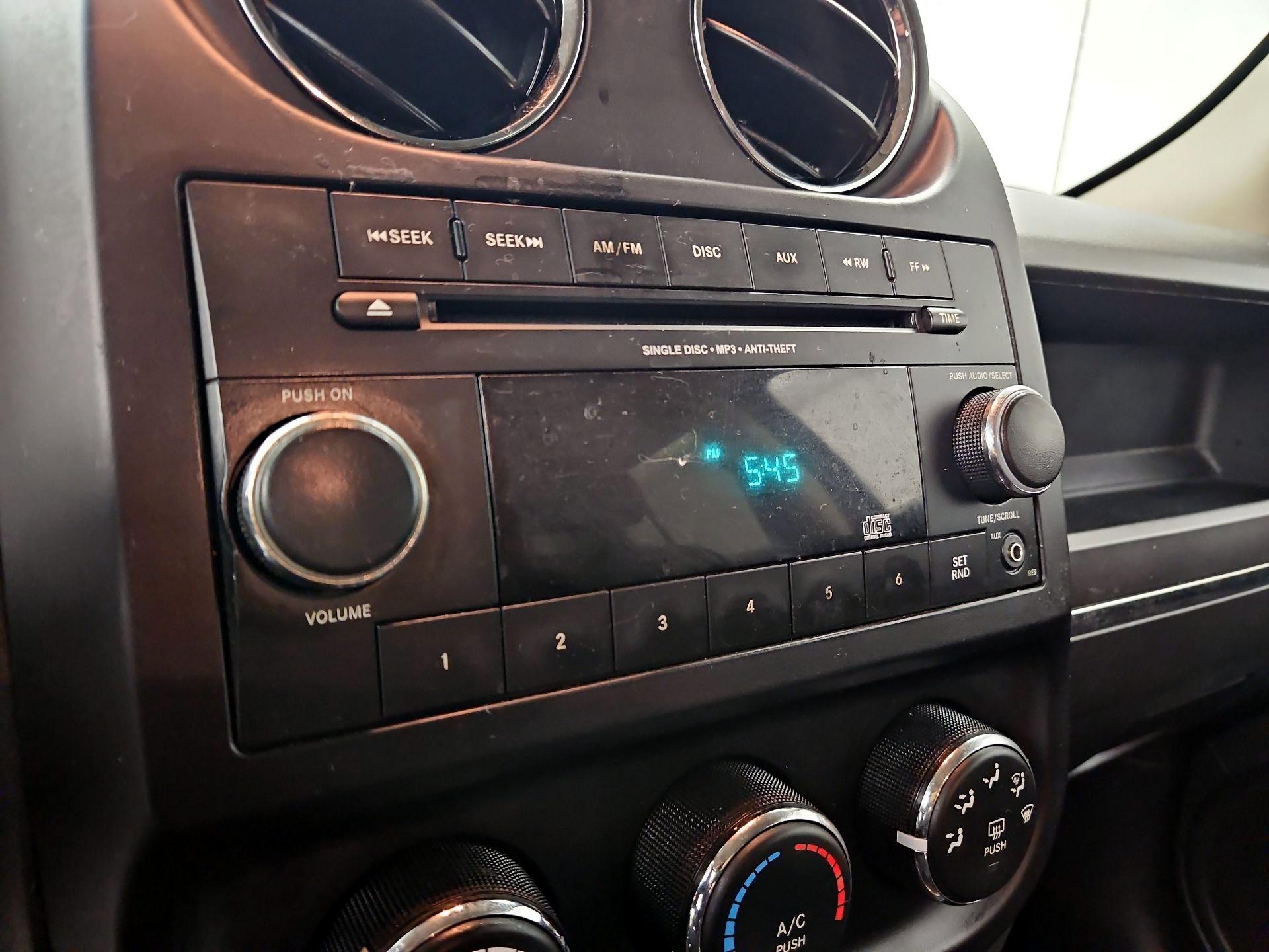Thumbnail: 2015 Jeep Patriot - 13