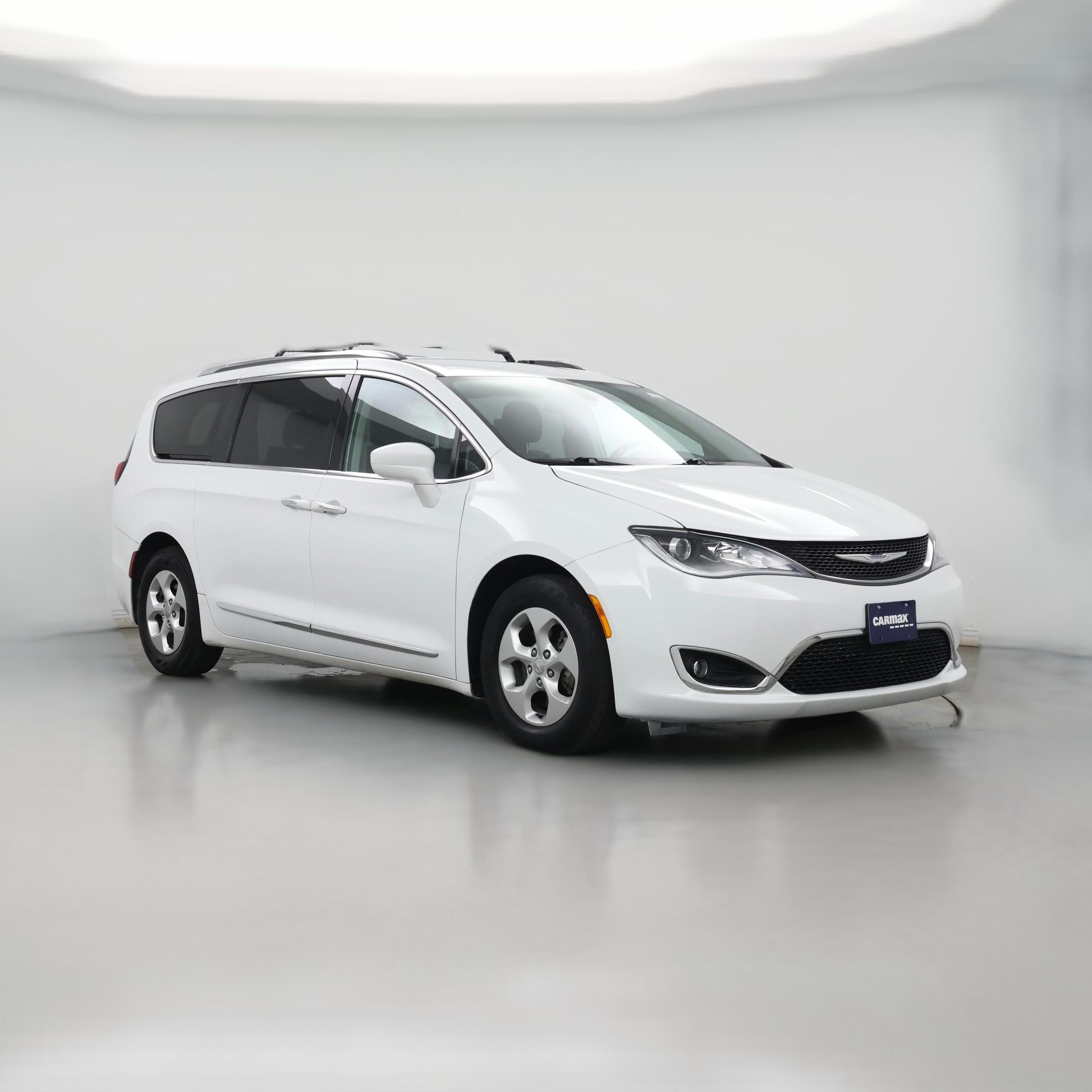 Thumbnail: 2017 Chrysler Pacifica - 1