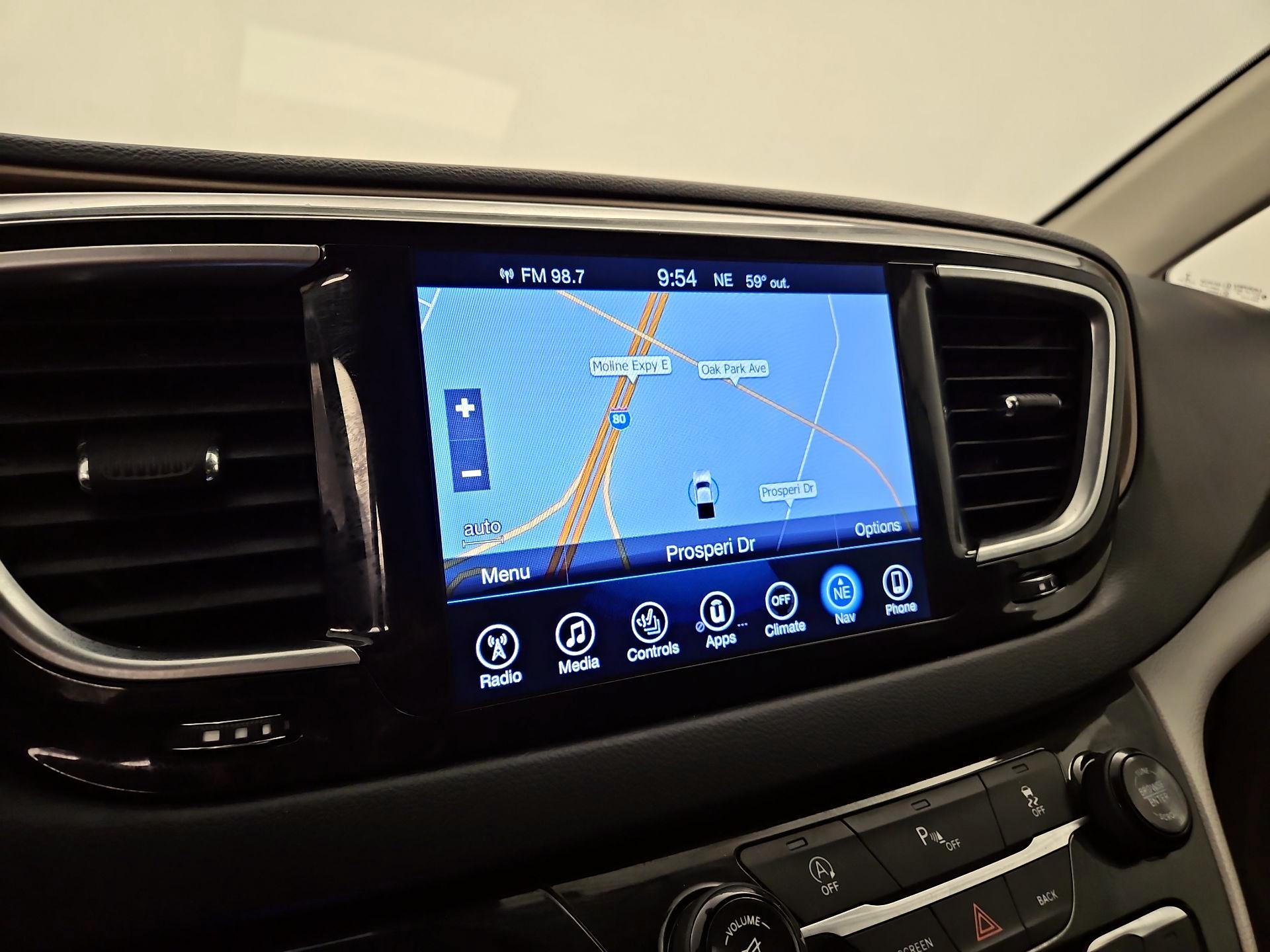 Thumbnail: 2017 Chrysler Pacifica - 14