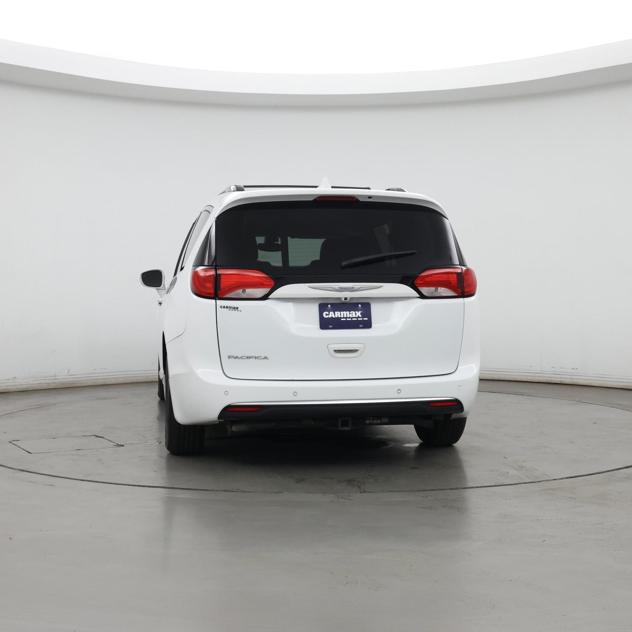 Thumbnail: 2017 Chrysler Pacifica - 6