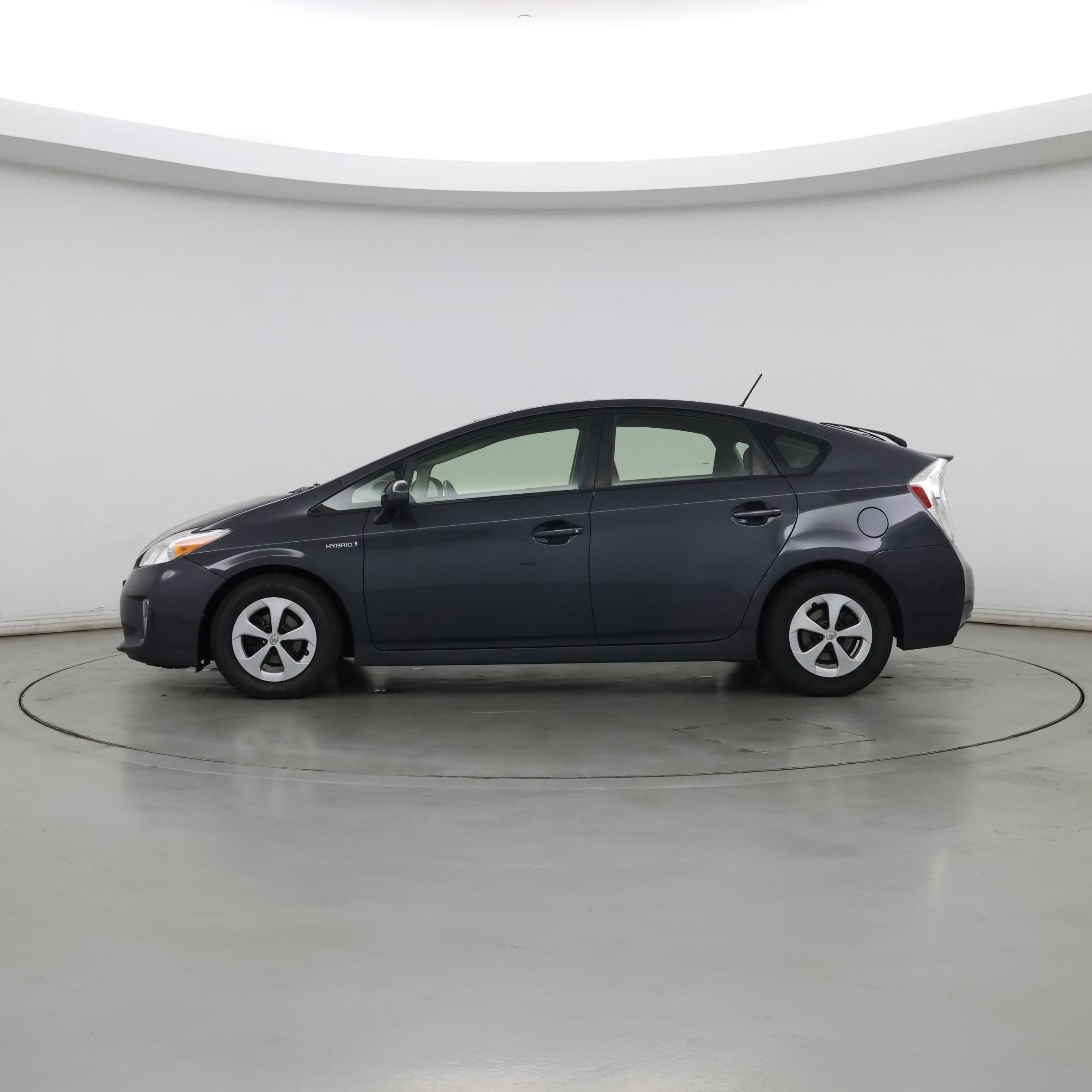 Thumbnail: 2014 Toyota Prius - 3