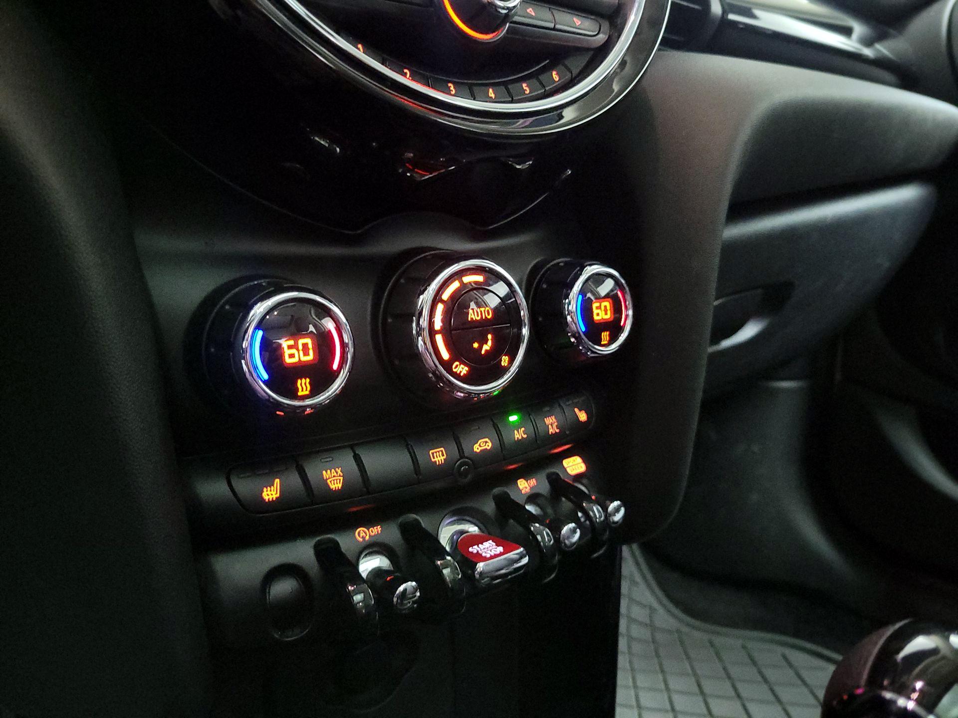 Thumbnail: 2020 MINI Cooper Hardtop - 16