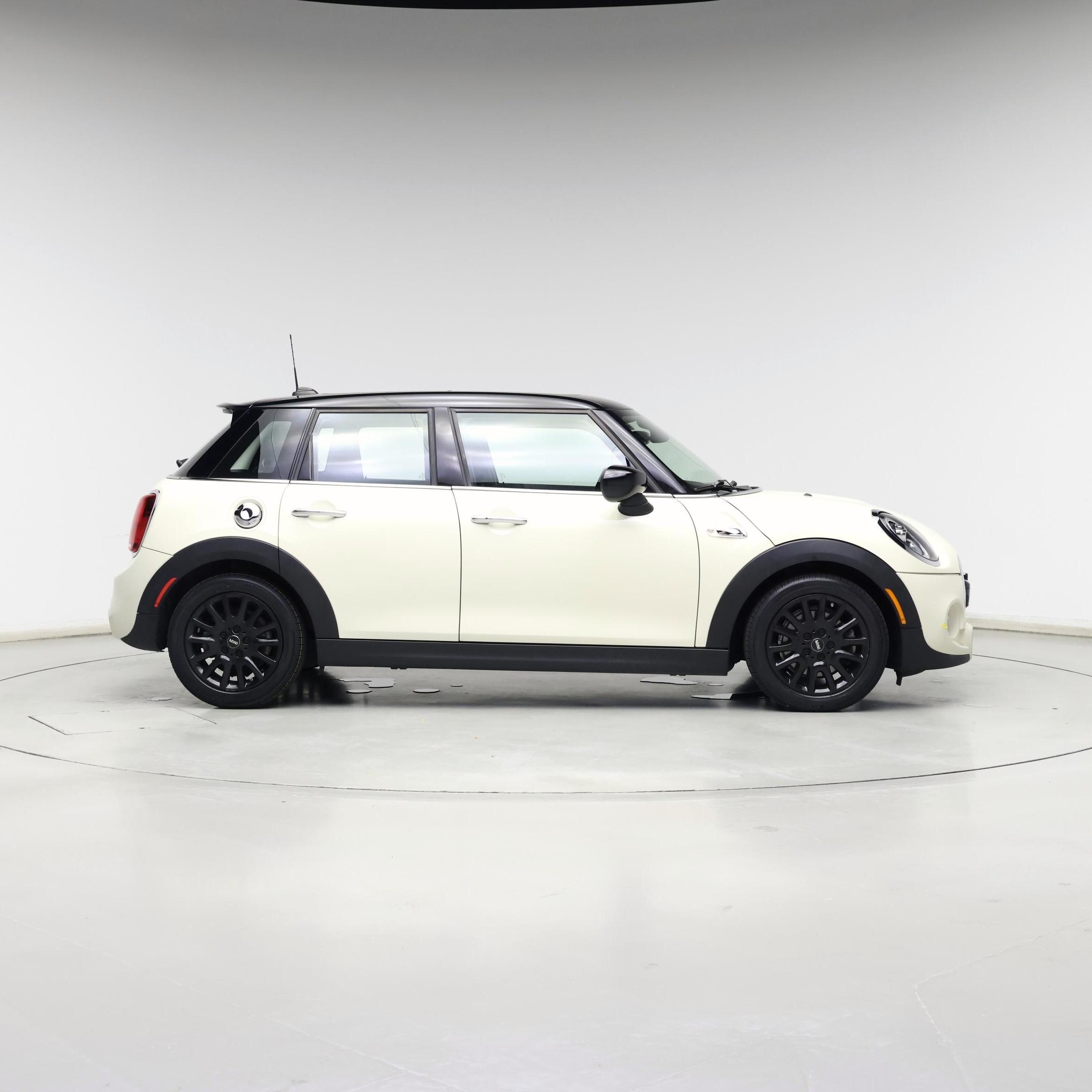 Thumbnail: 2020 MINI Cooper Hardtop - 7