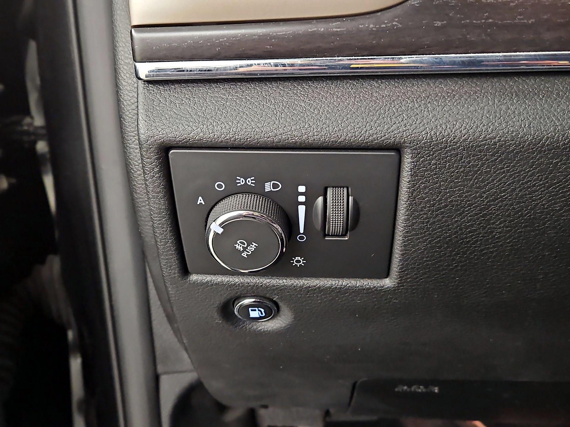 Thumbnail: 2014 Jeep Grand Cherokee - 13