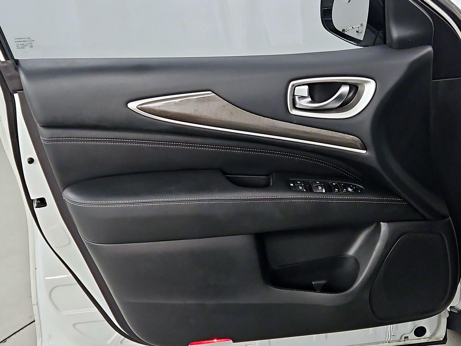 Thumbnail: 2016 INFINITI QX60 - 12