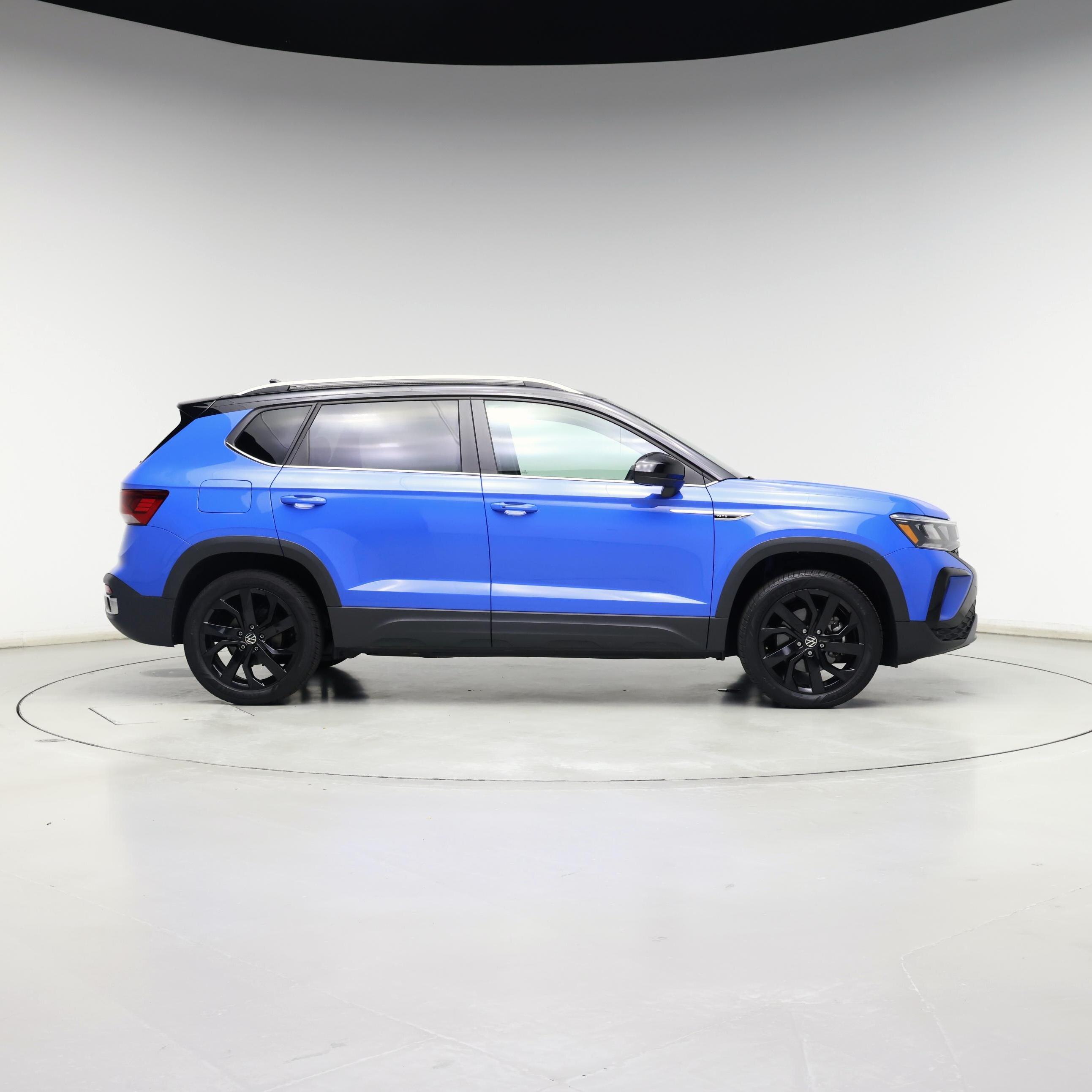 Thumbnail: 2023 Volkswagen Taos - 7