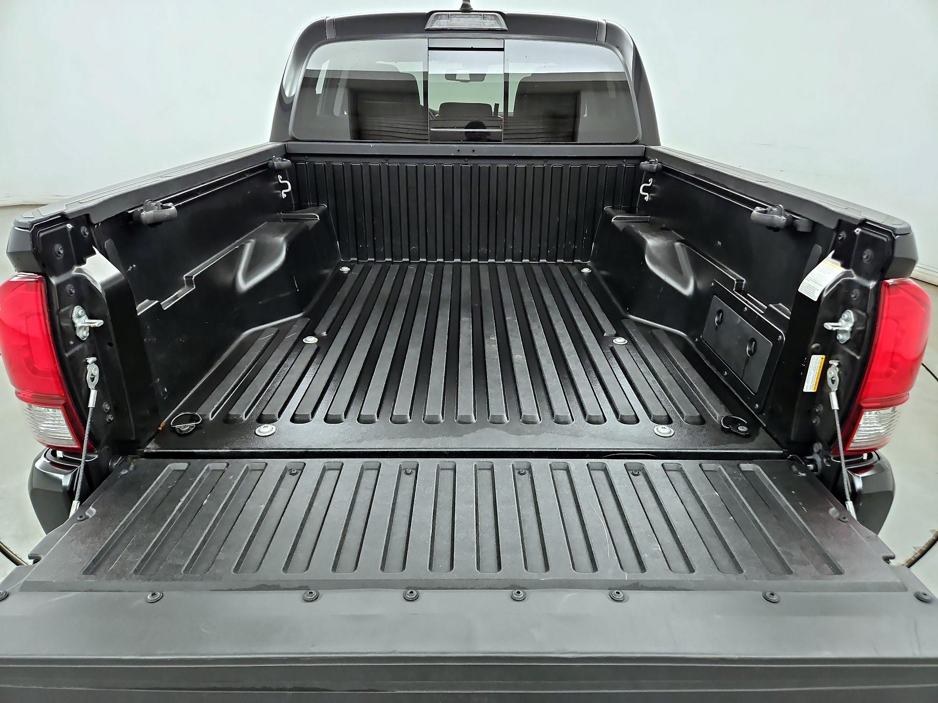 Thumbnail: 2021 Toyota Tacoma - 20