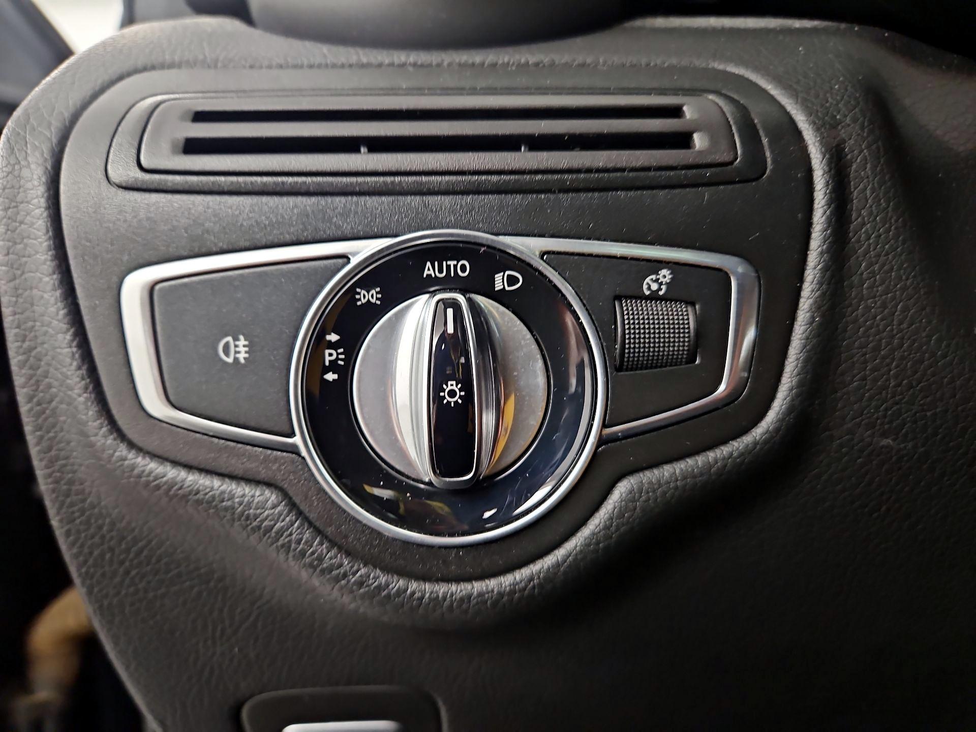 Thumbnail: 2016 Mercedes-Benz GLC - 13