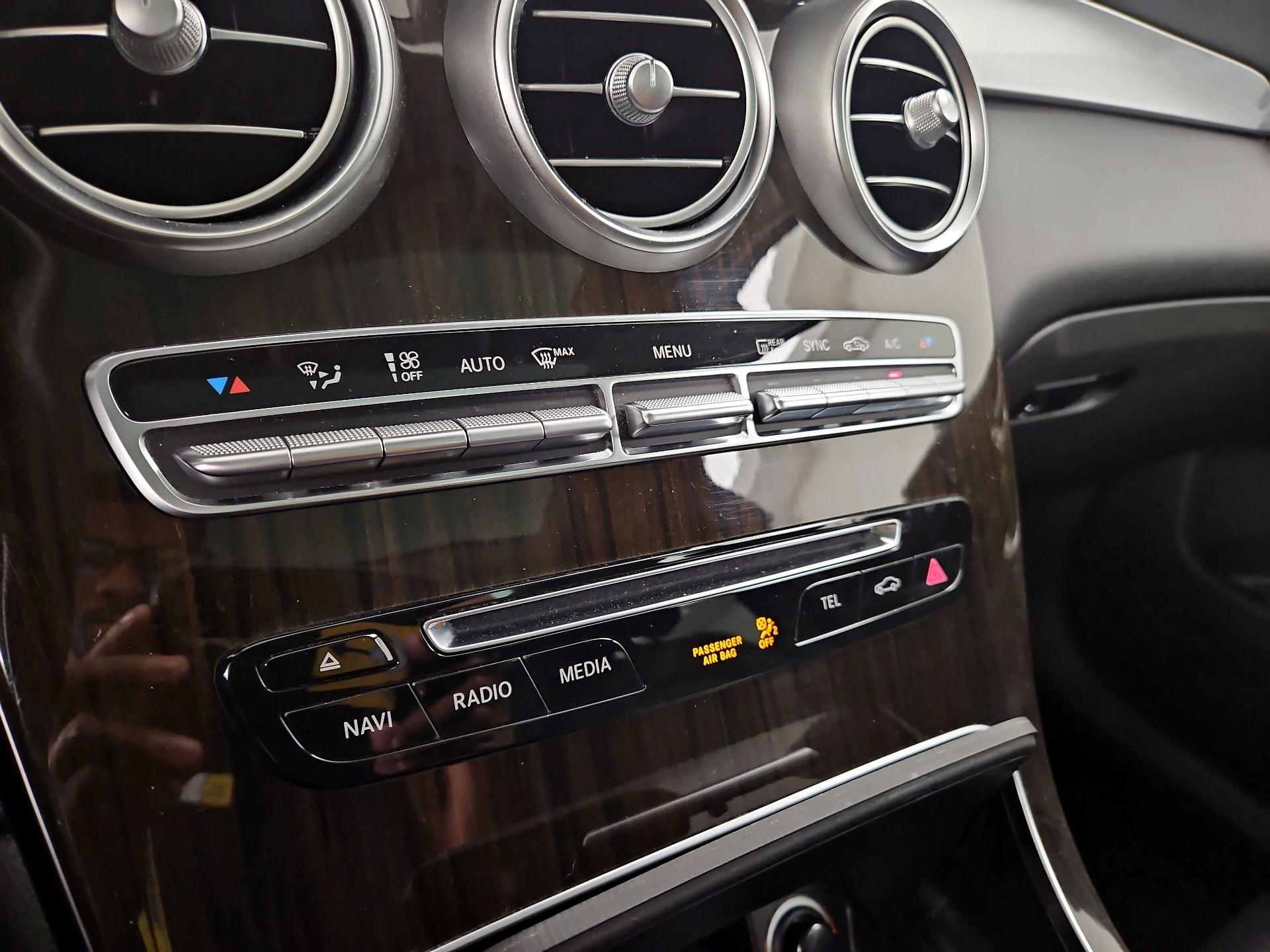 Thumbnail: 2016 Mercedes-Benz GLC - 16
