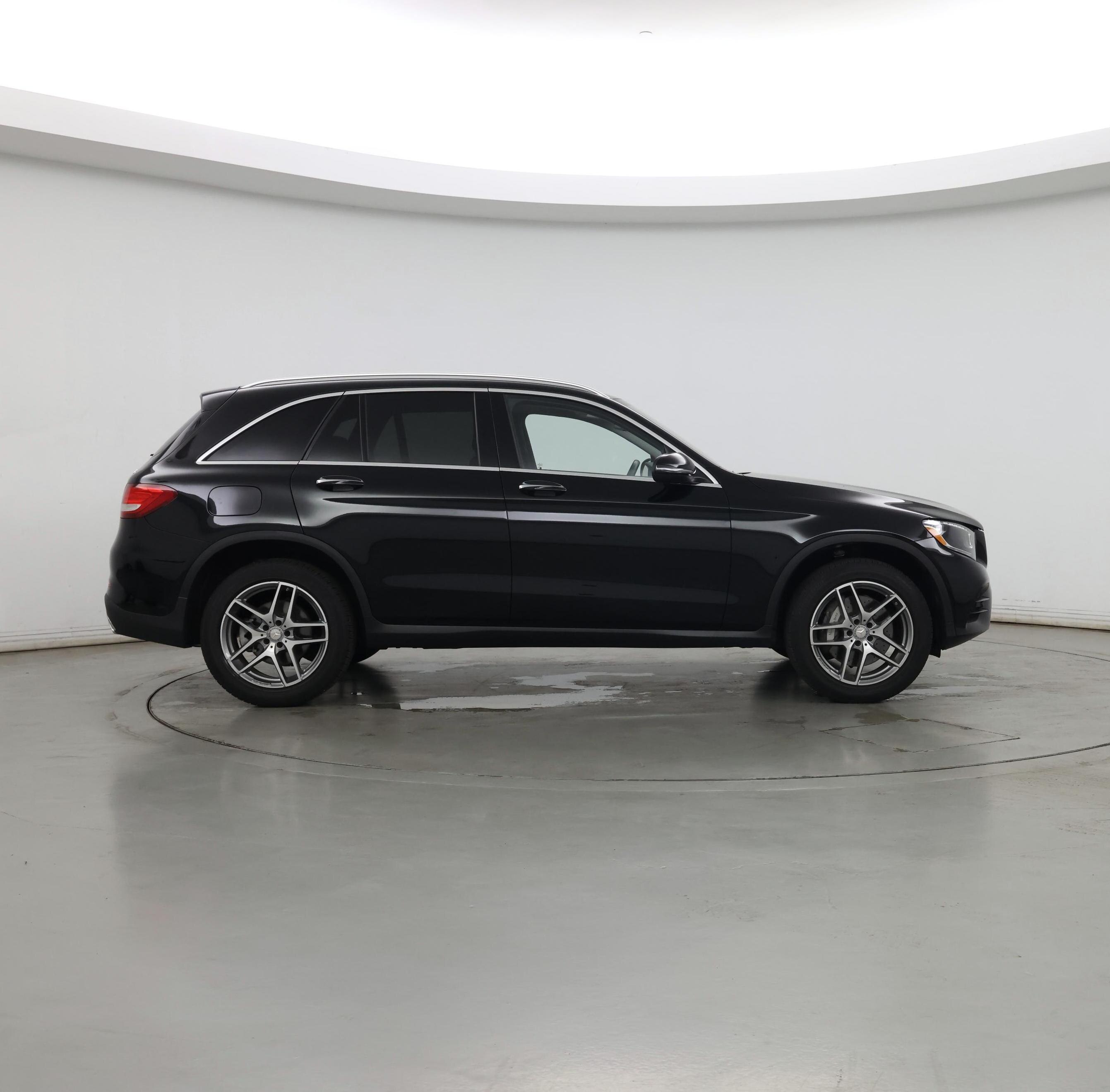 Thumbnail: 2016 Mercedes-Benz GLC - 7