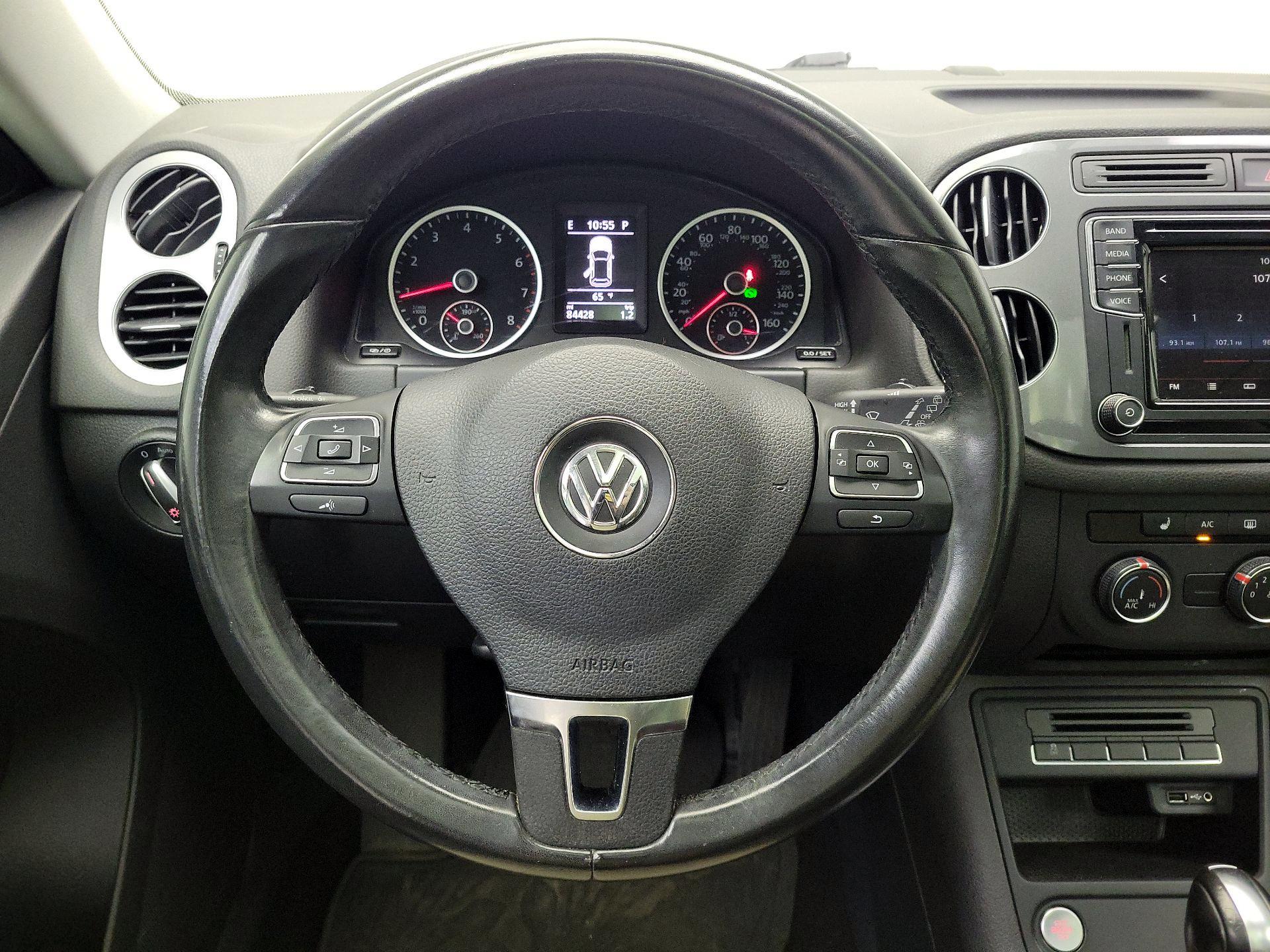 Thumbnail: 2017 Volkswagen Tiguan - 10