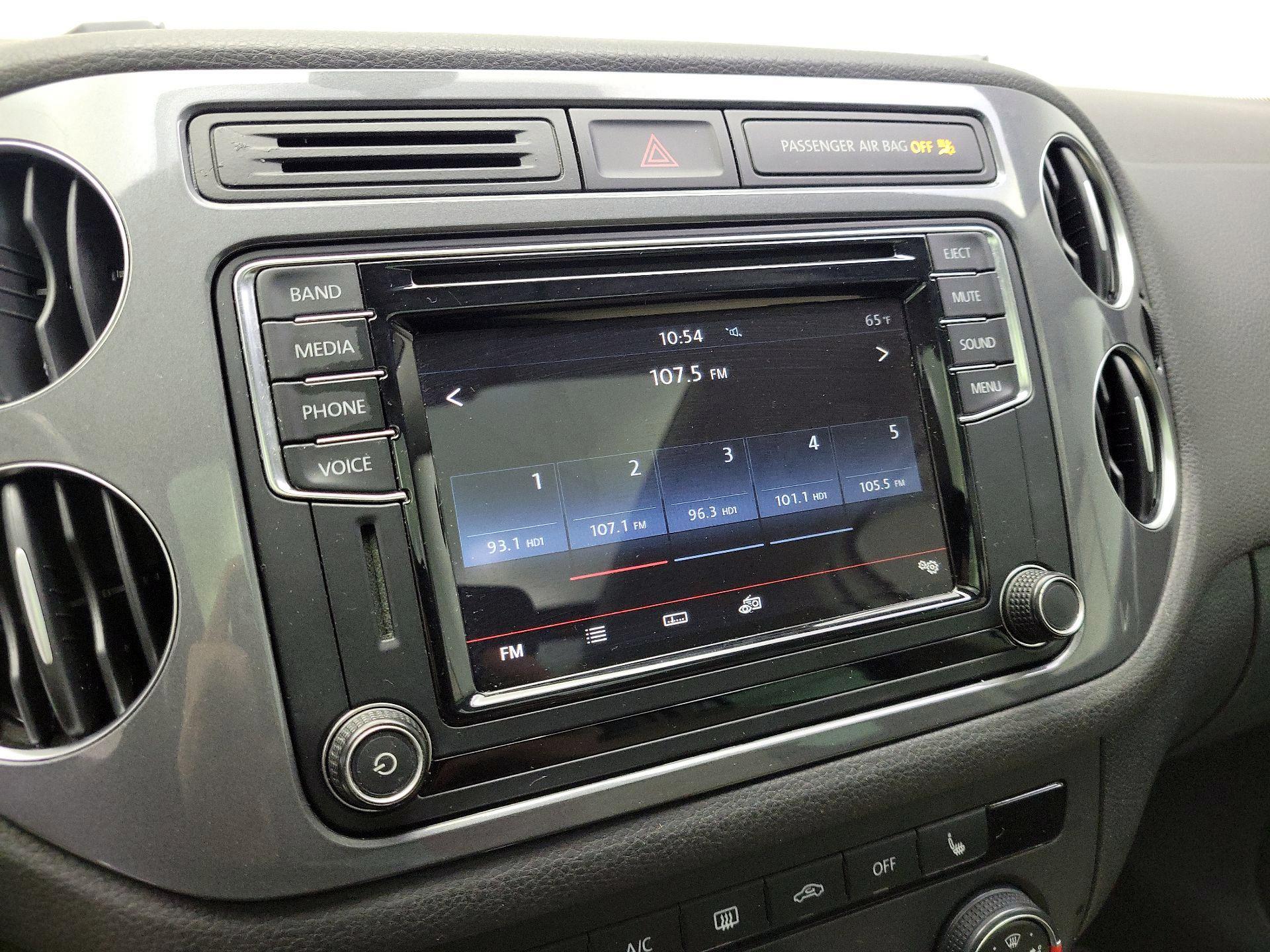 Thumbnail: 2017 Volkswagen Tiguan - 15