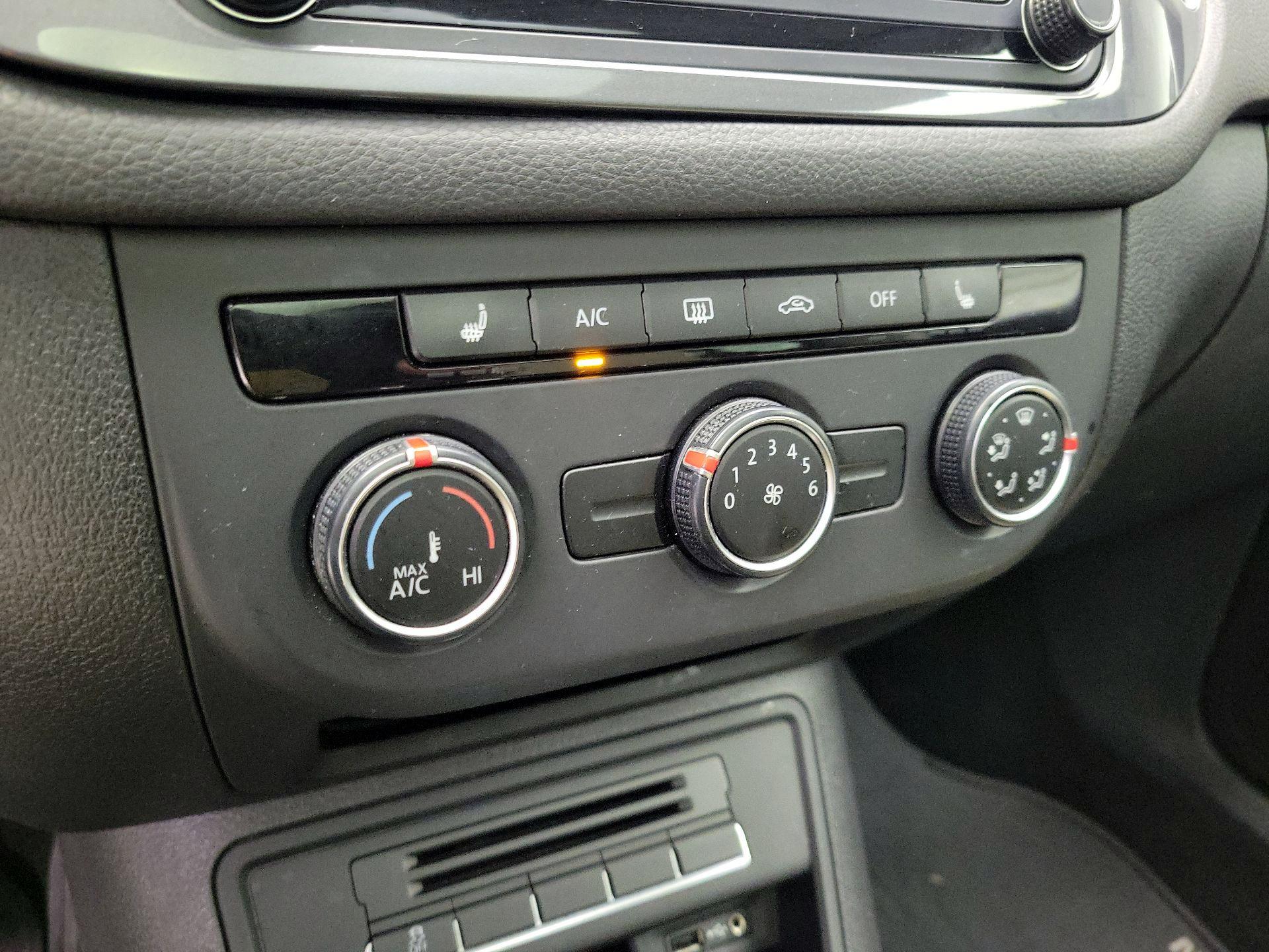 Thumbnail: 2017 Volkswagen Tiguan - 16