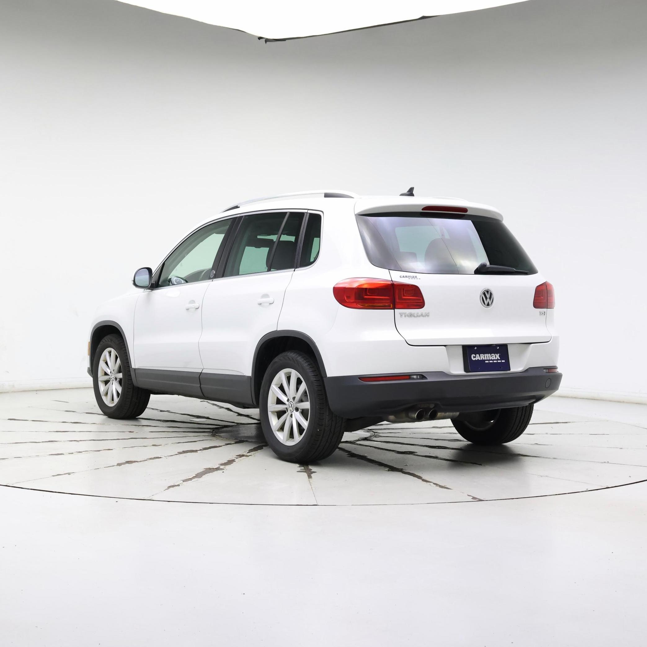 Thumbnail: 2017 Volkswagen Tiguan - 2