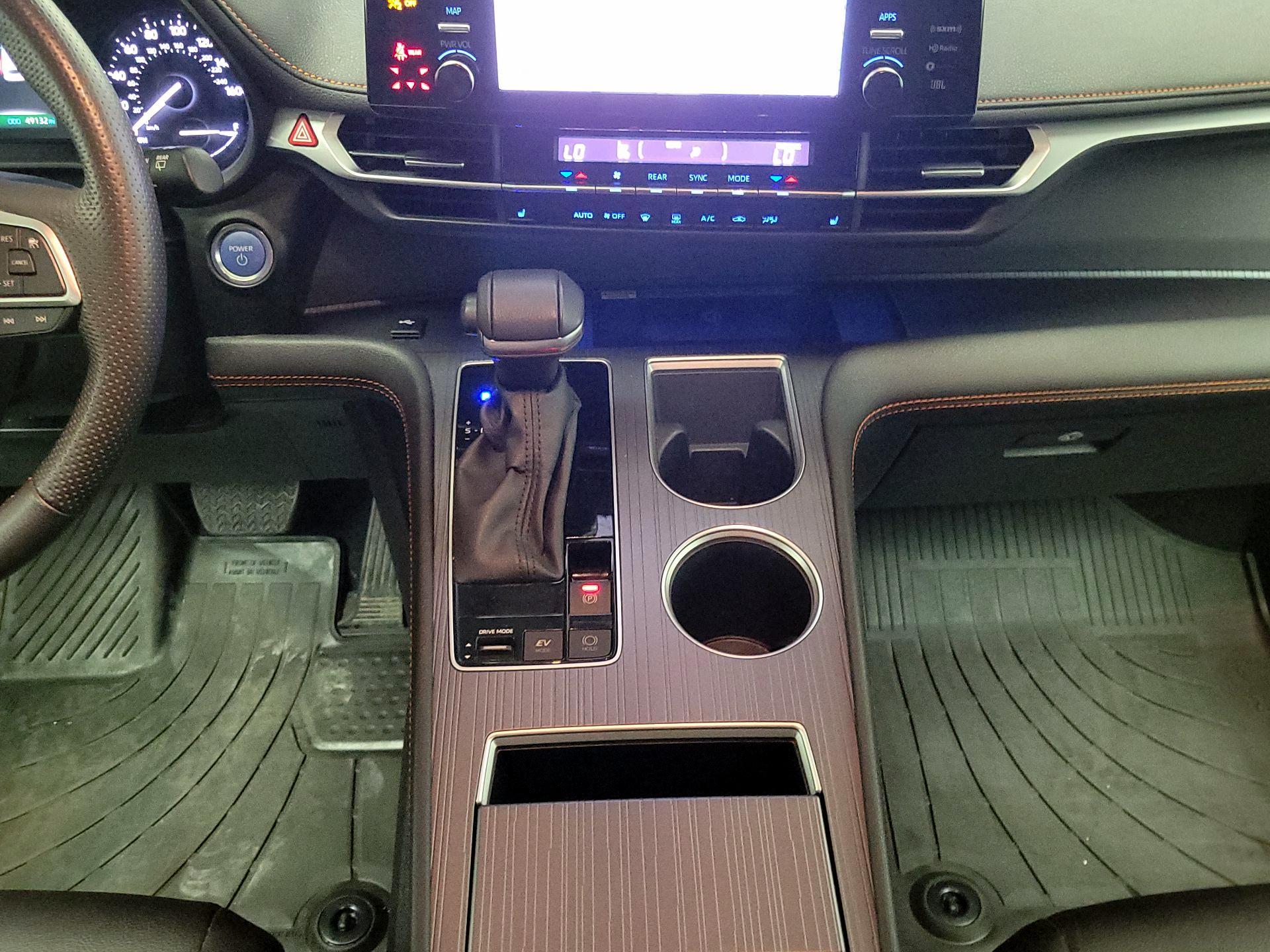 Thumbnail: 2024 Toyota Sienna - 18