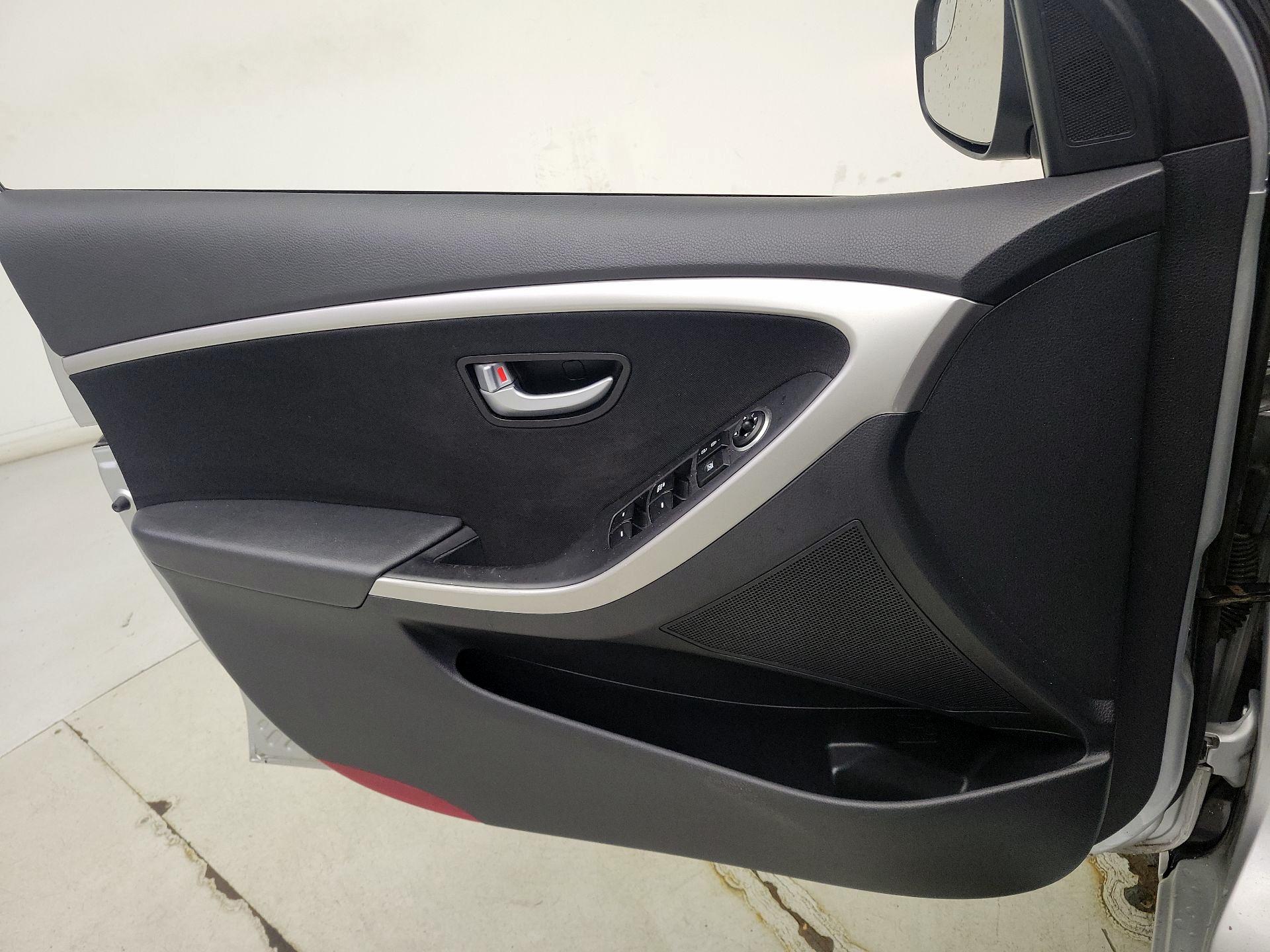 Thumbnail: 2014 Hyundai Elantra - 12