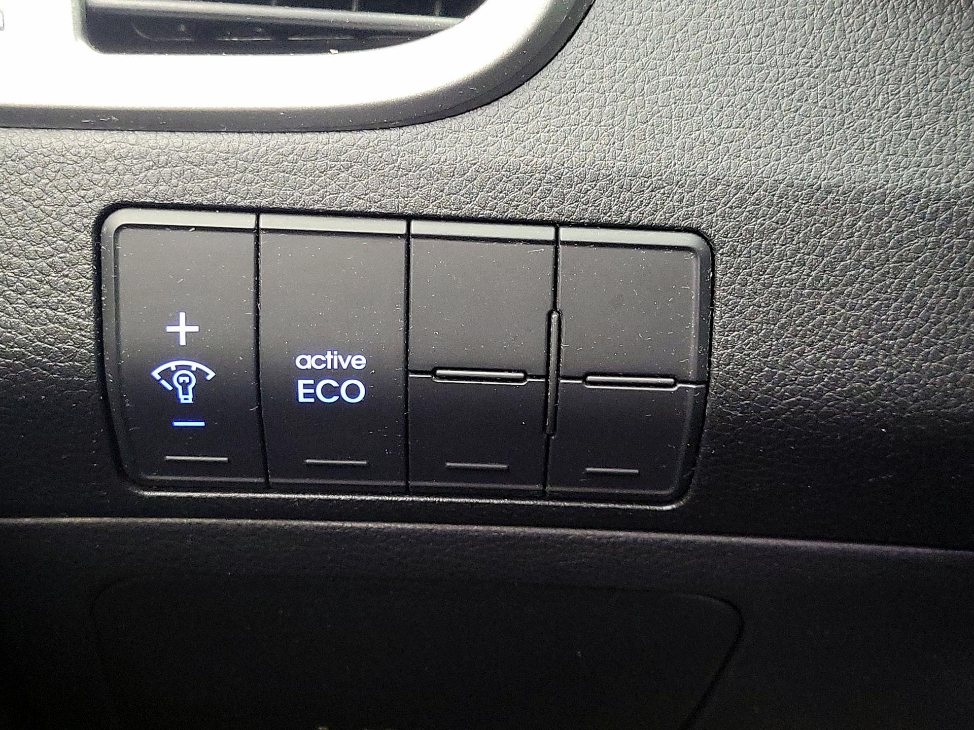 Thumbnail: 2014 Hyundai Elantra - 13