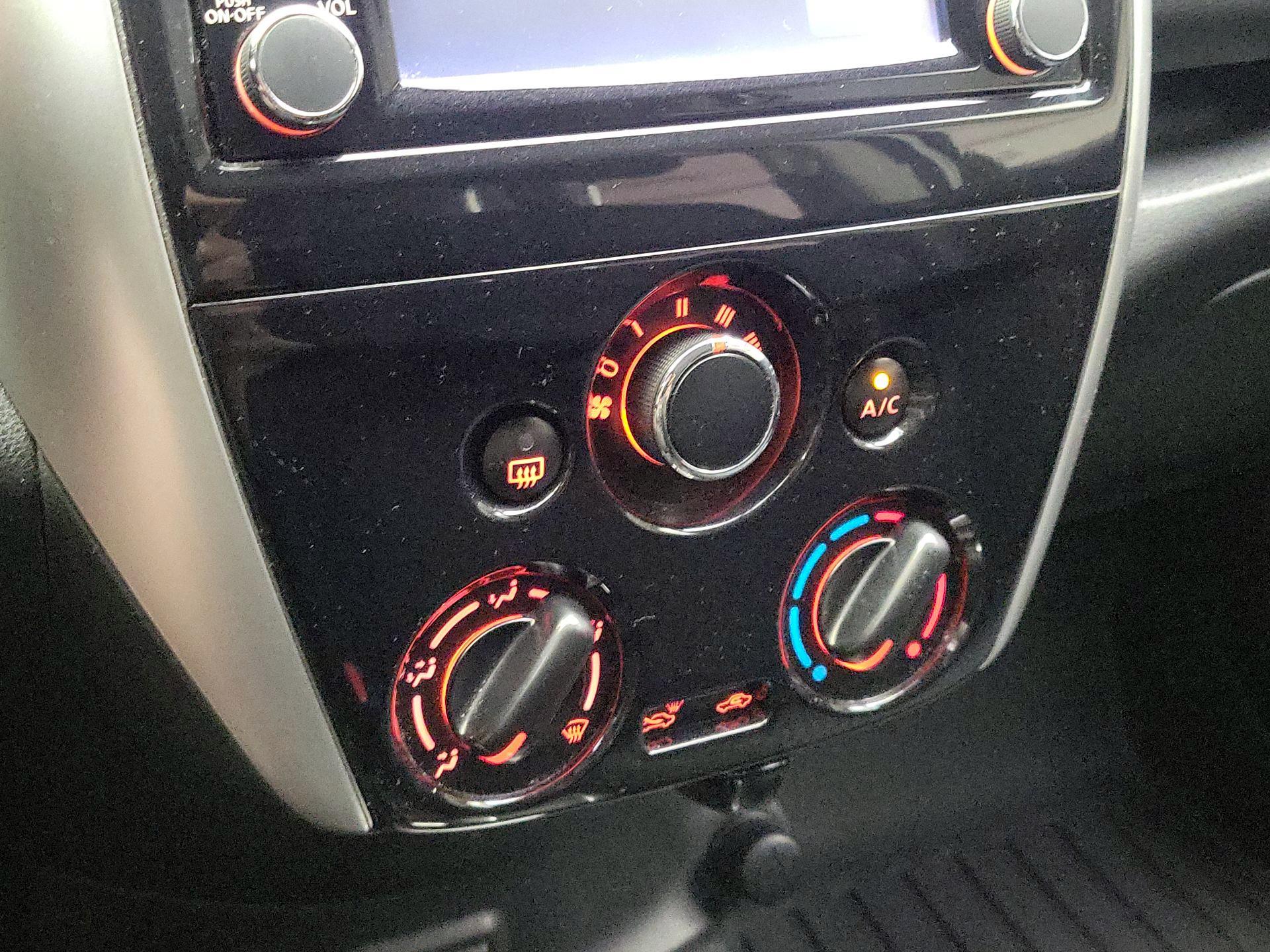 Thumbnail: 2017 Nissan Versa Note - 17