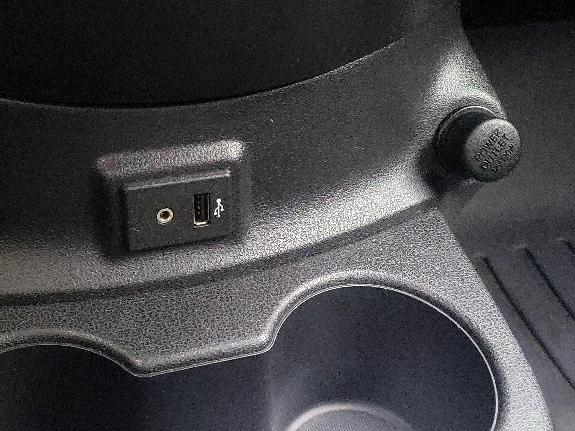 Thumbnail: 2017 Nissan Versa Note - 19