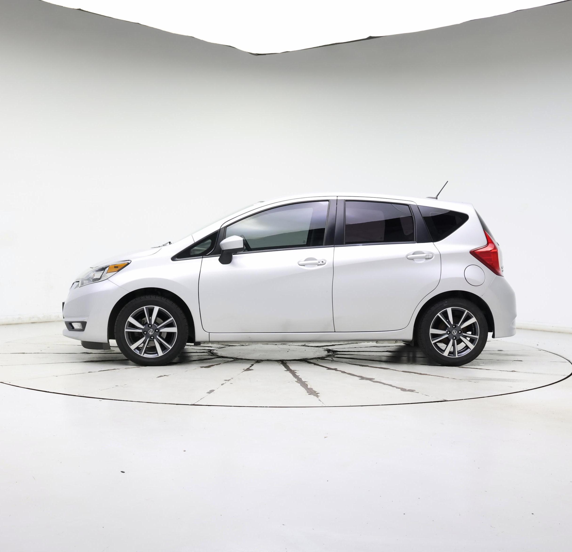 Thumbnail: 2017 Nissan Versa Note - 3