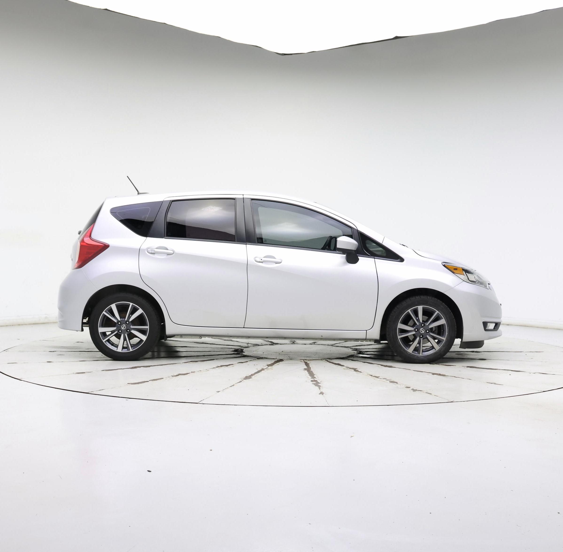 Thumbnail: 2017 Nissan Versa Note - 7