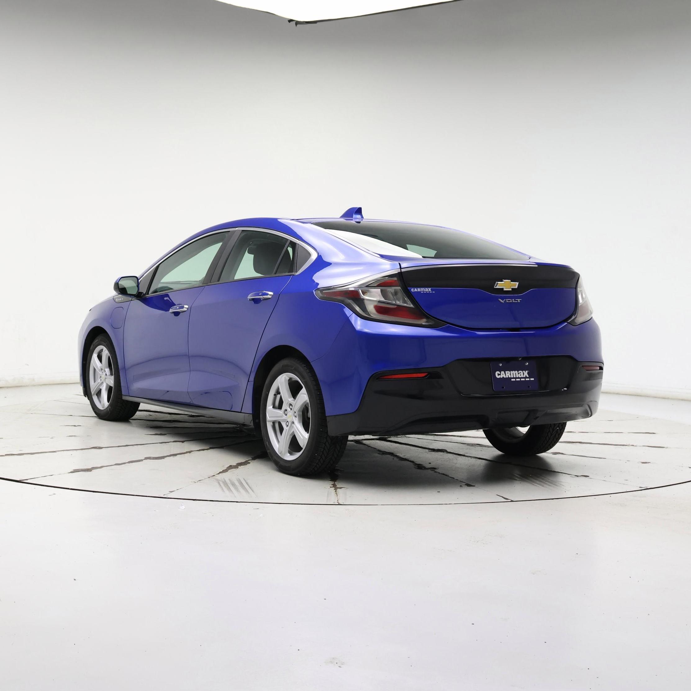 Thumbnail: 2017 Chevrolet Volt - 2