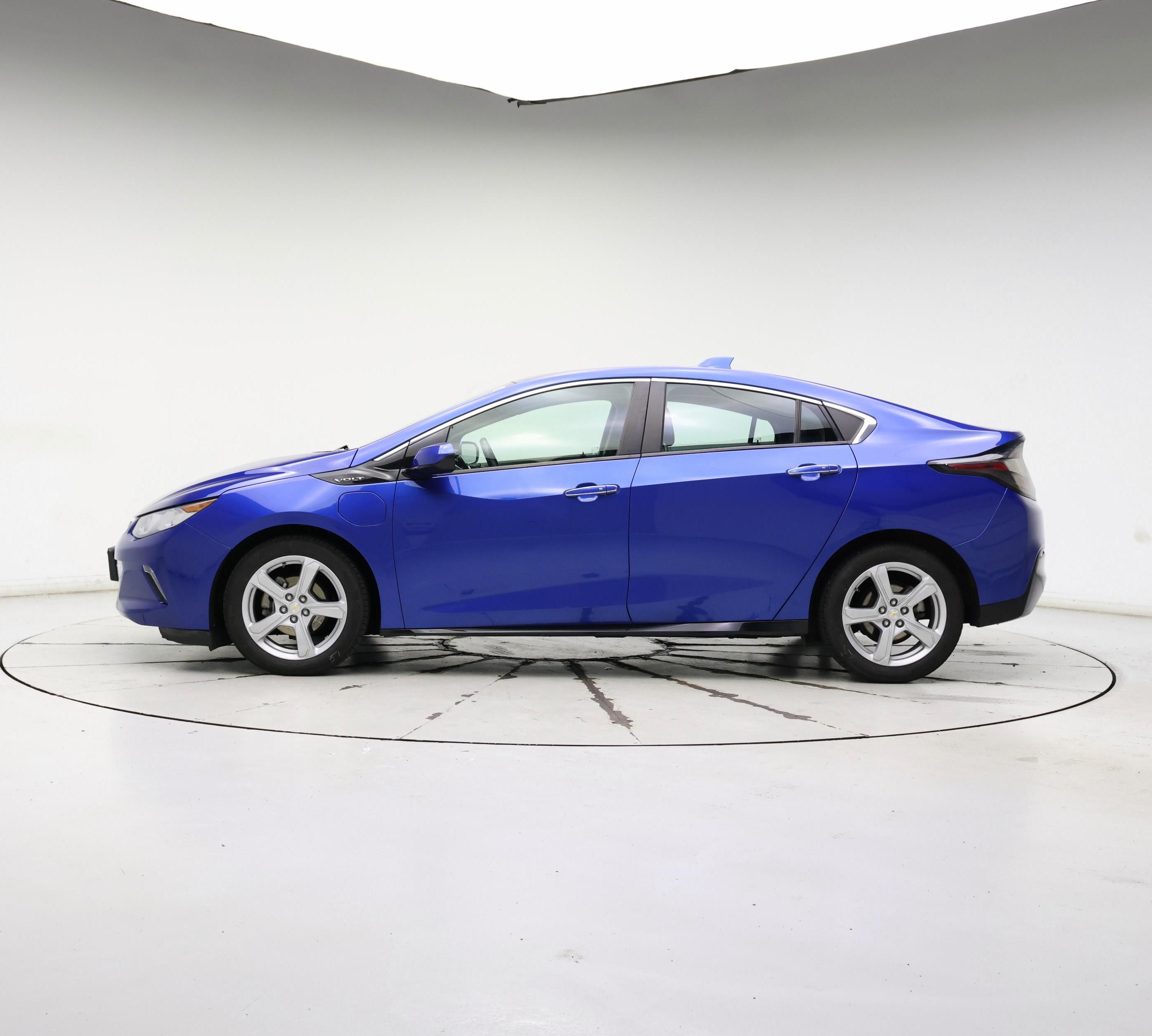 Thumbnail: 2017 Chevrolet Volt - 3